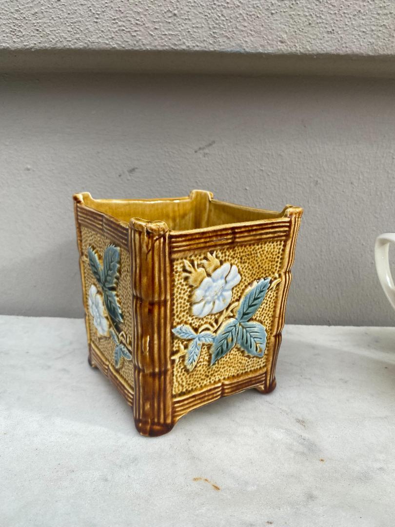 French Majolica Square Jardiniere with Flowers, Circa 1890 In Good Condition For Sale In Austin, TX