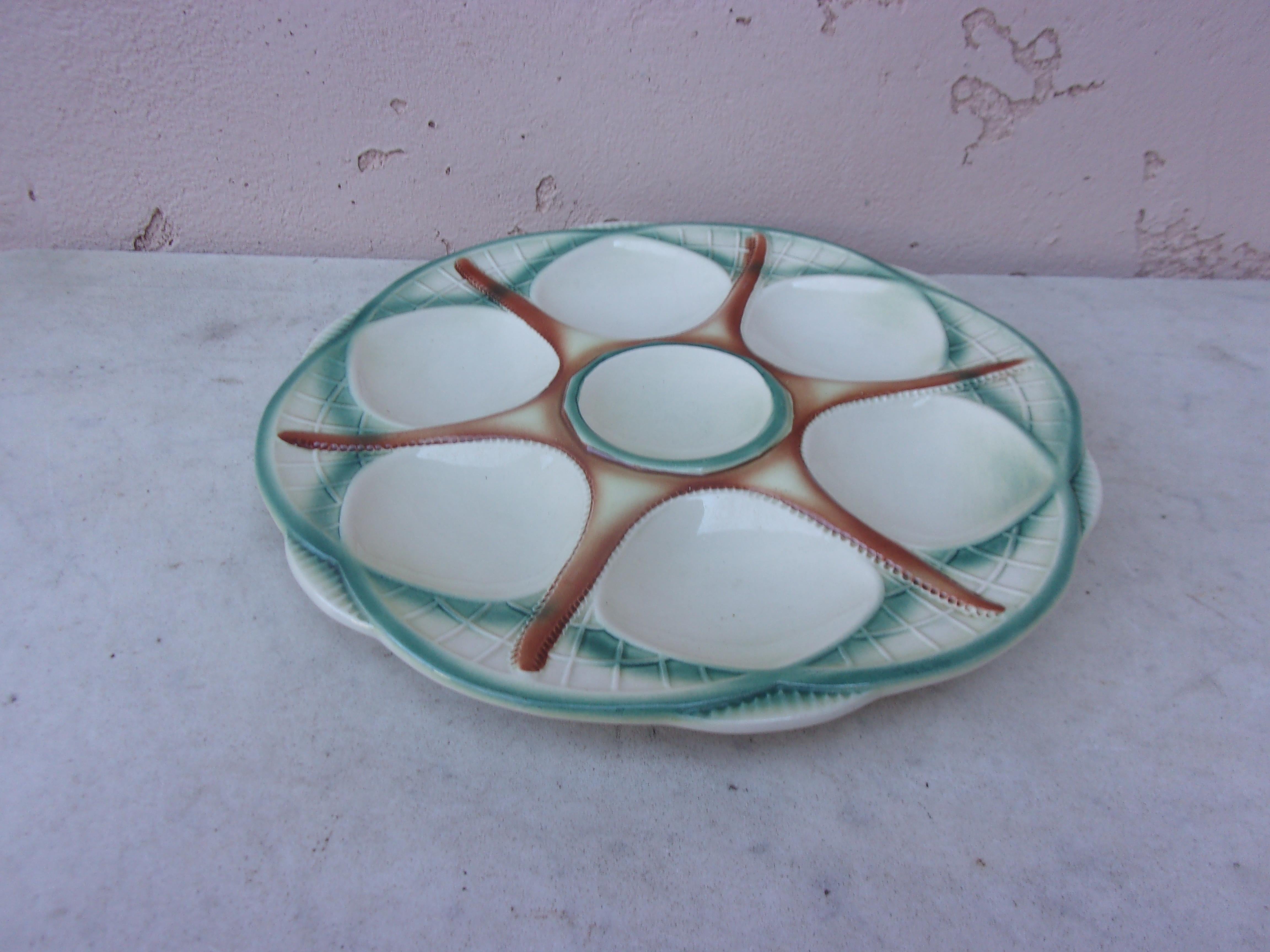 Early 20th Century French Majolica Starfish Oyster Plate Digoin Sarreguemines Circa 1920 For Sale