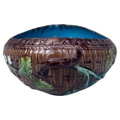 Jardinera de fresas de mayólica francesa Luneville, hacia 1880