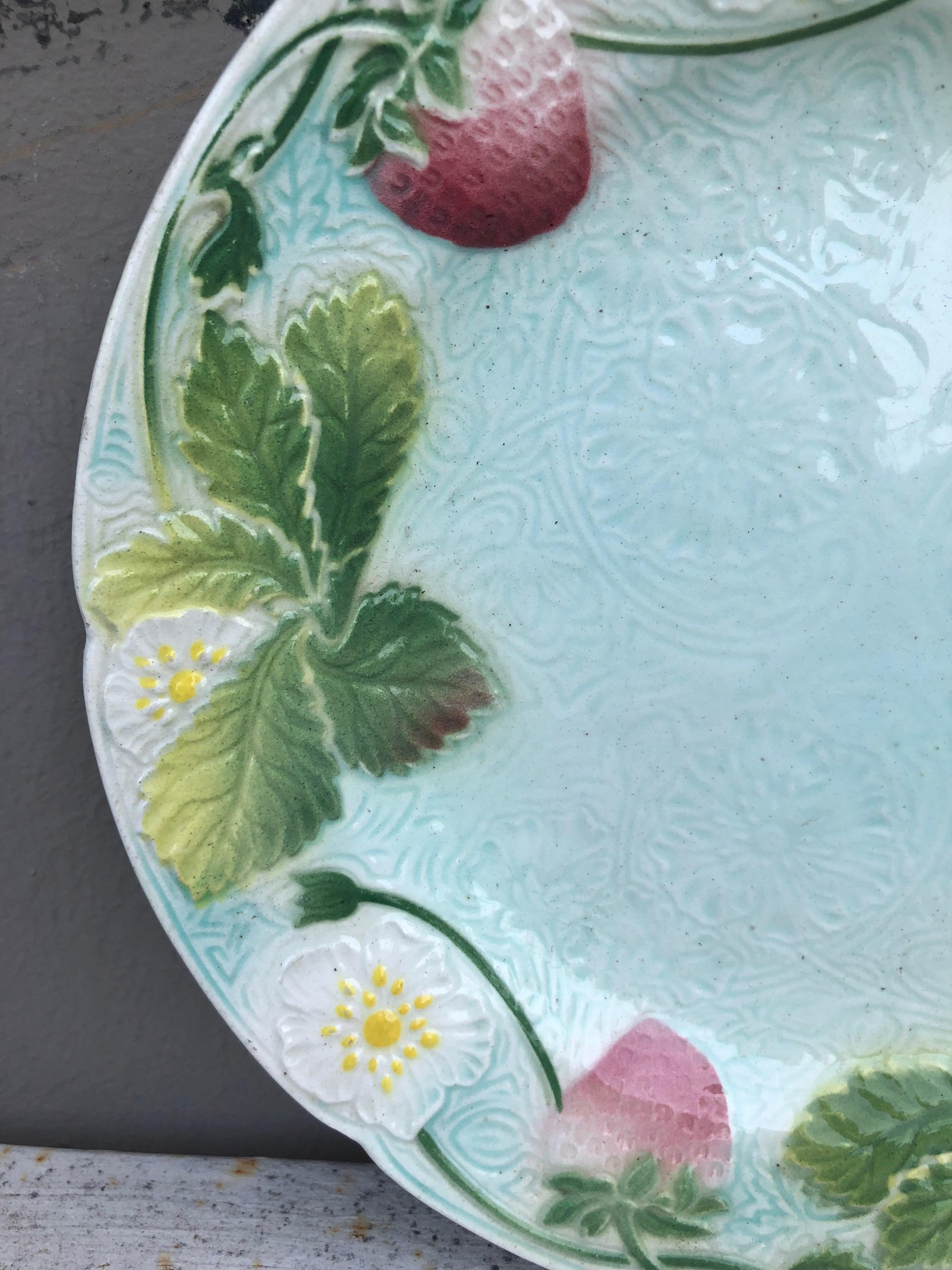 Rustic French Majolica Strawberries Plate Keller & Guerin Saint Clement, Circa 1900 For Sale