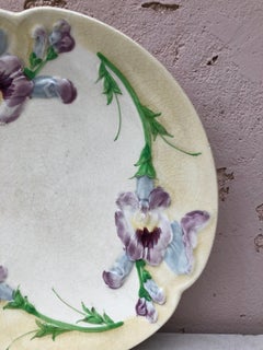 French Majolica Sweet Peas Plate Choisy le Roi, circa 1880