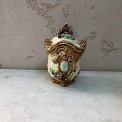 Bote de tabaco de mayólica francesa Onnaing, circa 1890