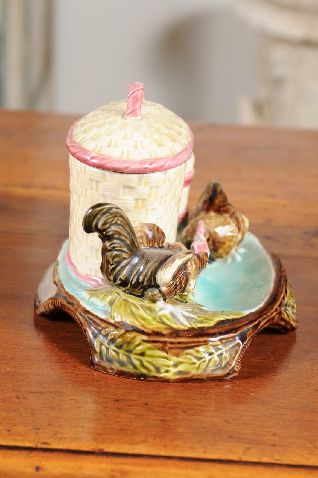 Eichwald Majolica Tobacco Jar with Roosters Pecking the Ground, circa 1870 For Sale 3