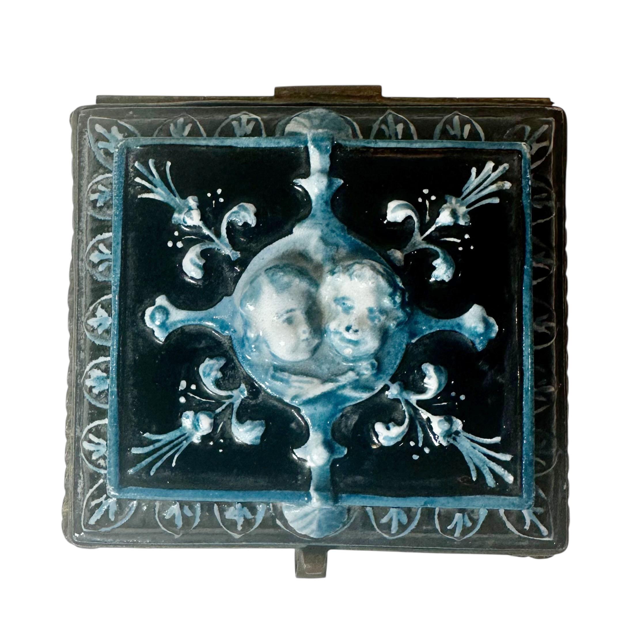 Late 19th Century French Majolica Trinket Box with Cherubs For Sale