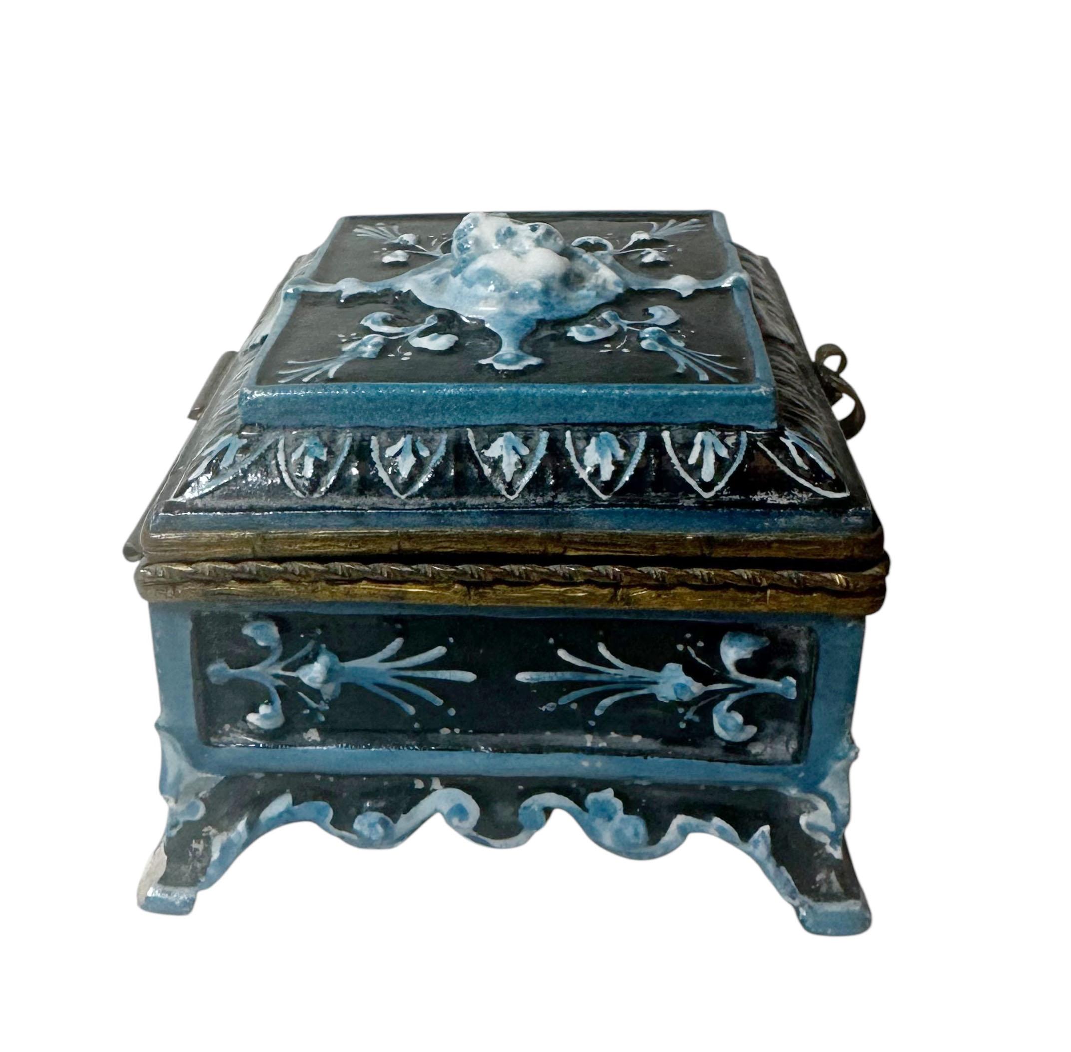 French Majolica Trinket Box with Cherubs For Sale 1