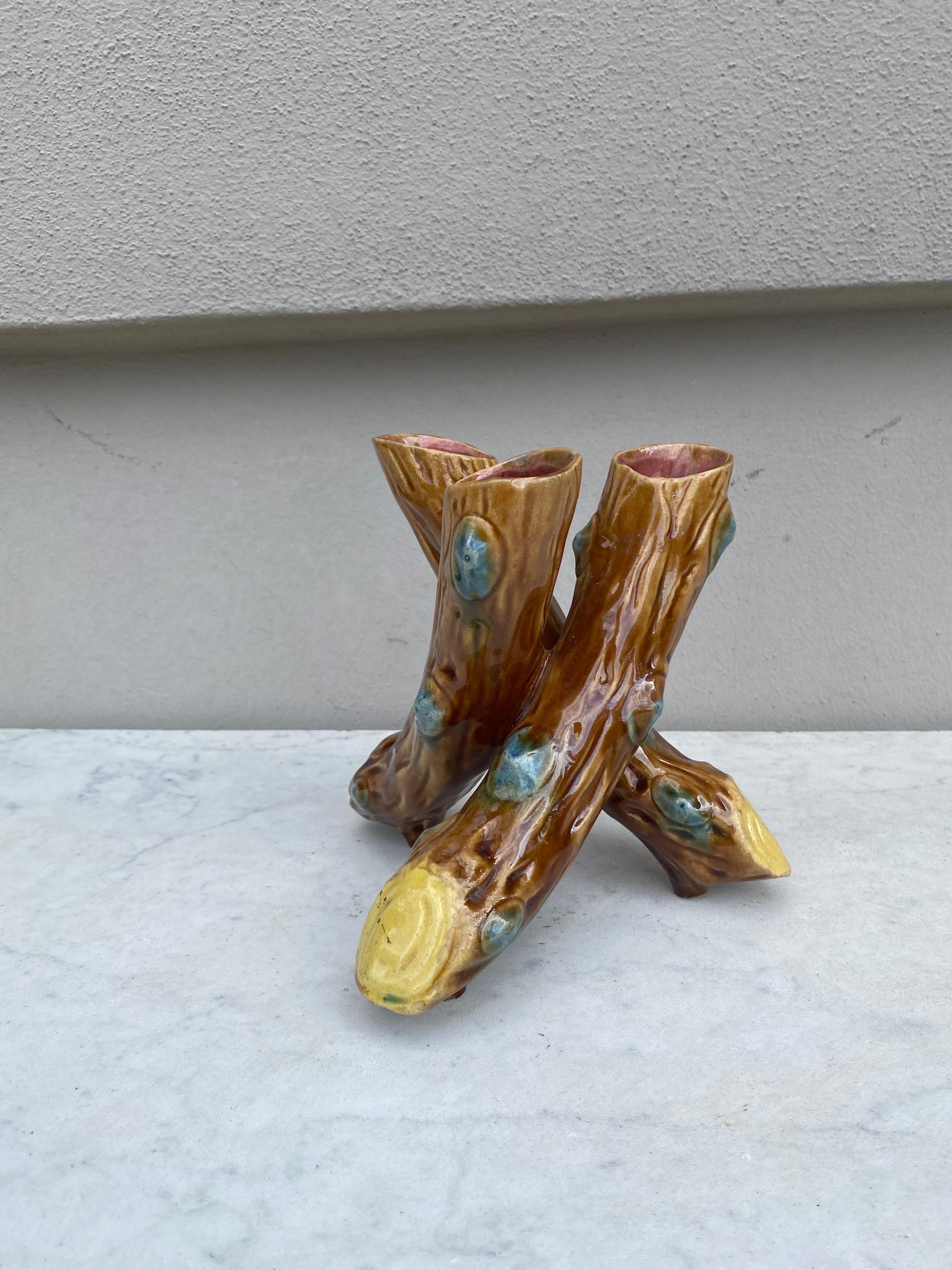 French Majolica Triple Branches Vase, circa 1900 In Good Condition For Sale In Austin, TX