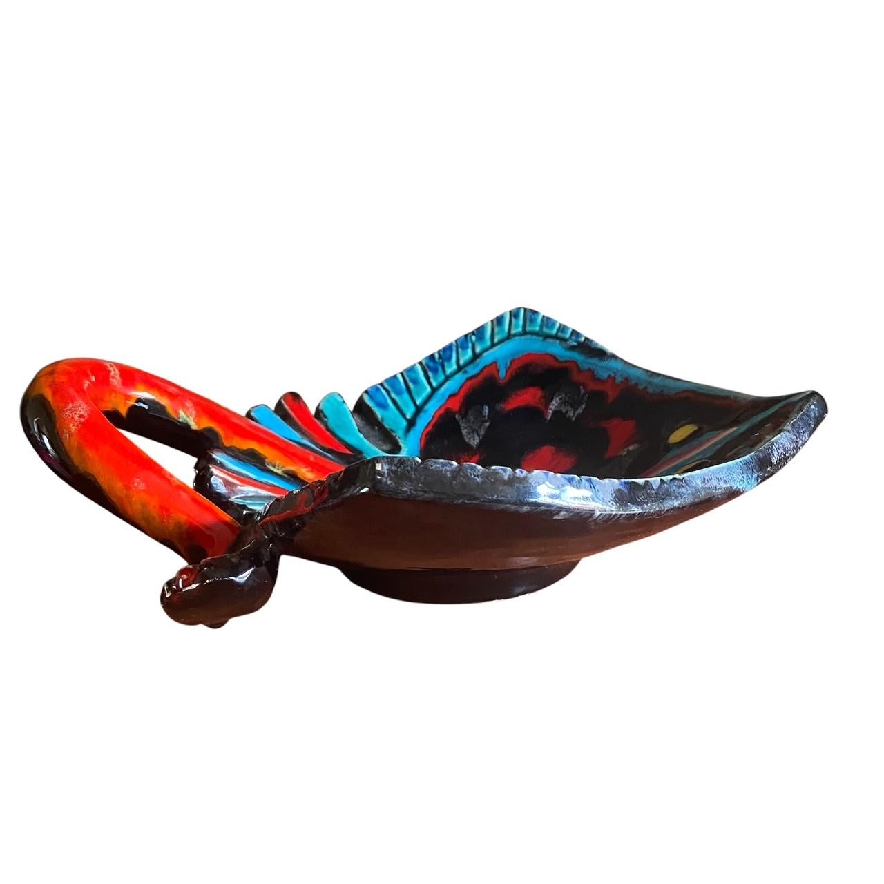 French Majolica Vallauris Manta Ray Dish Platter, circa 1960 In Good Condition For Sale In ASNIÈRES-SUR-SEINE, FR
