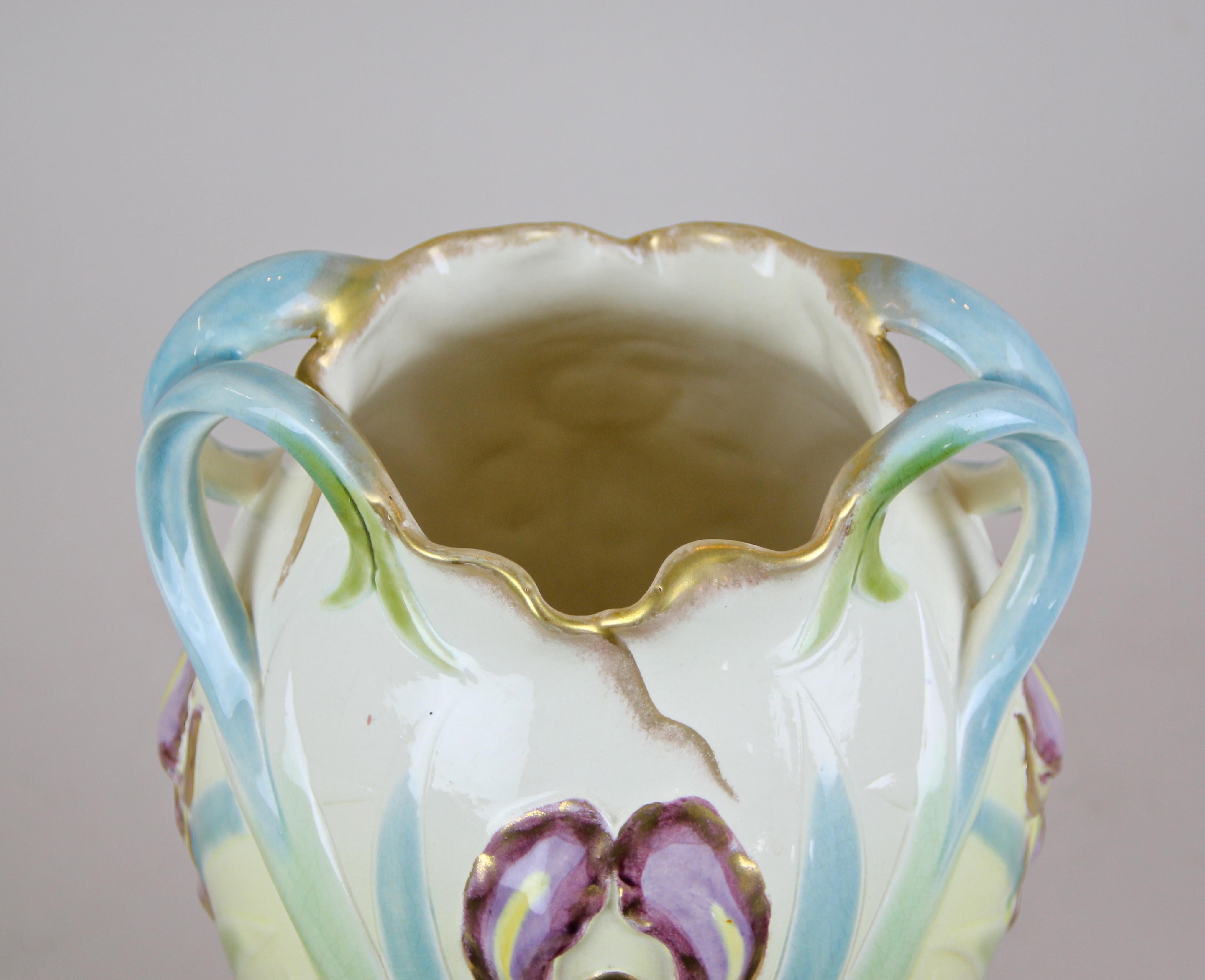 French Majolica Vase by Sarreguemines Floral Design, France, circa 1915 6