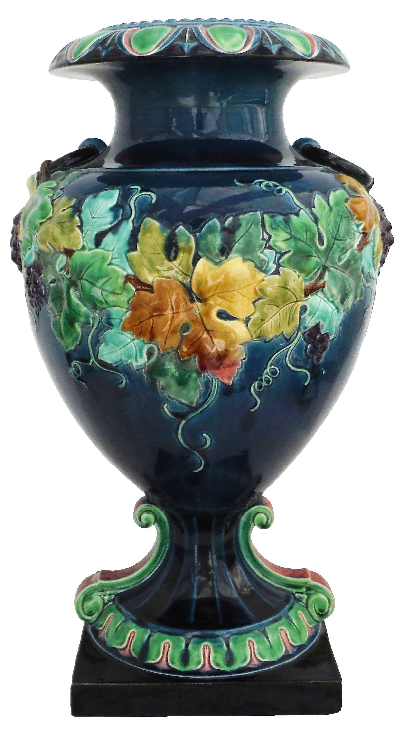 Country French Majolica Vase with Leaves and Berries, circa 1880 For Sale