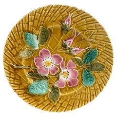 French Majolica Wild Rose Plate Sarreguemines, circa 1930