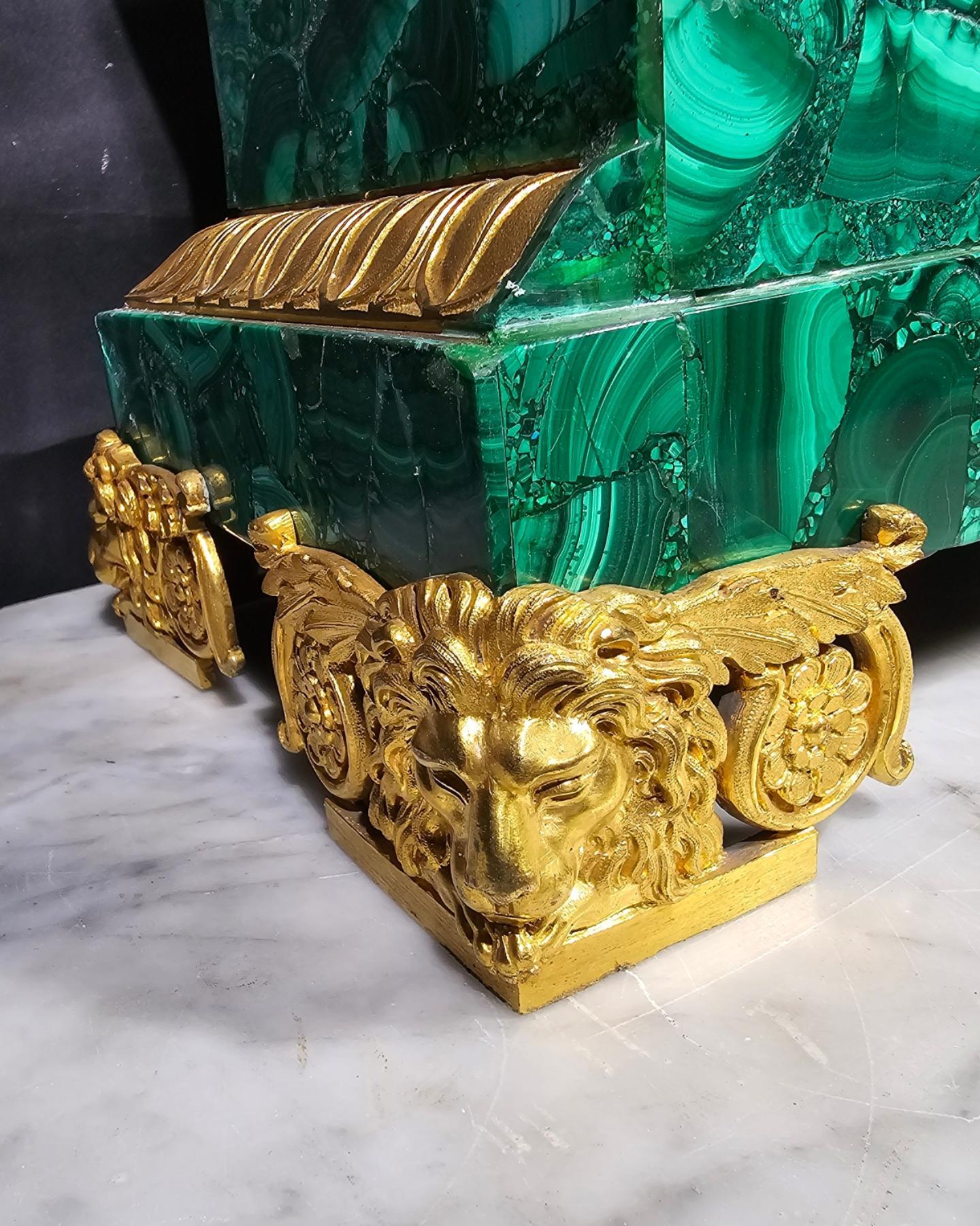 French Malachite Clock Dating From the Period of King Charles X, Between 1820 an For Sale 3