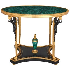 Französischer Mitteltisch aus Malachit, vergoldeter und patinierter Bronze