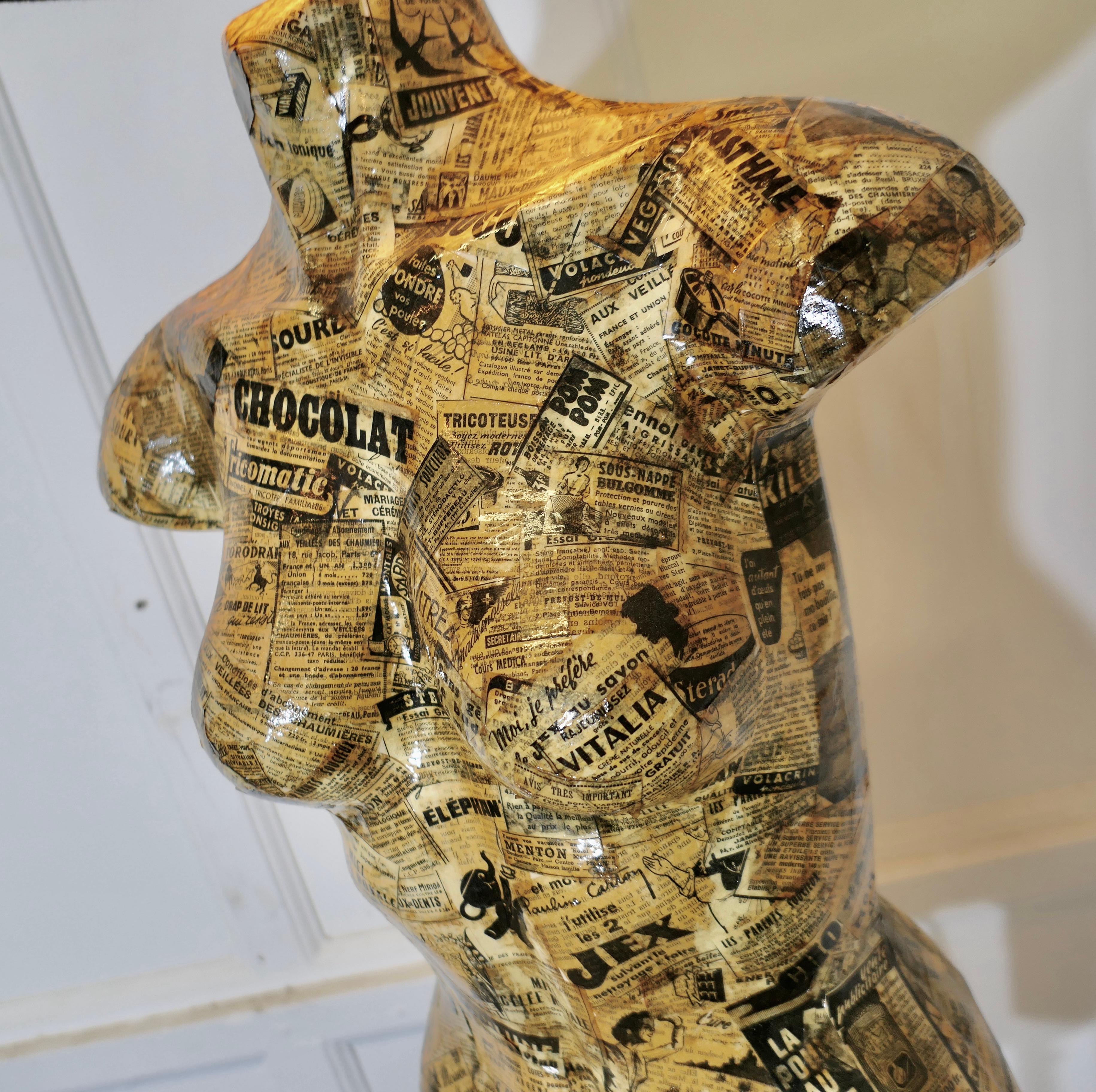 Metà XX secolo Scultura a manichino francese a decoupage, lampada da terra in vendita