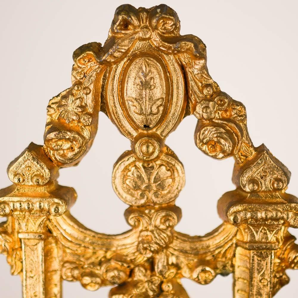 French Mantel Clock, Gilt and Alabaster, Signed Prevost Paris, circa 1850 In Good Condition For Sale In Lesquin   , FR