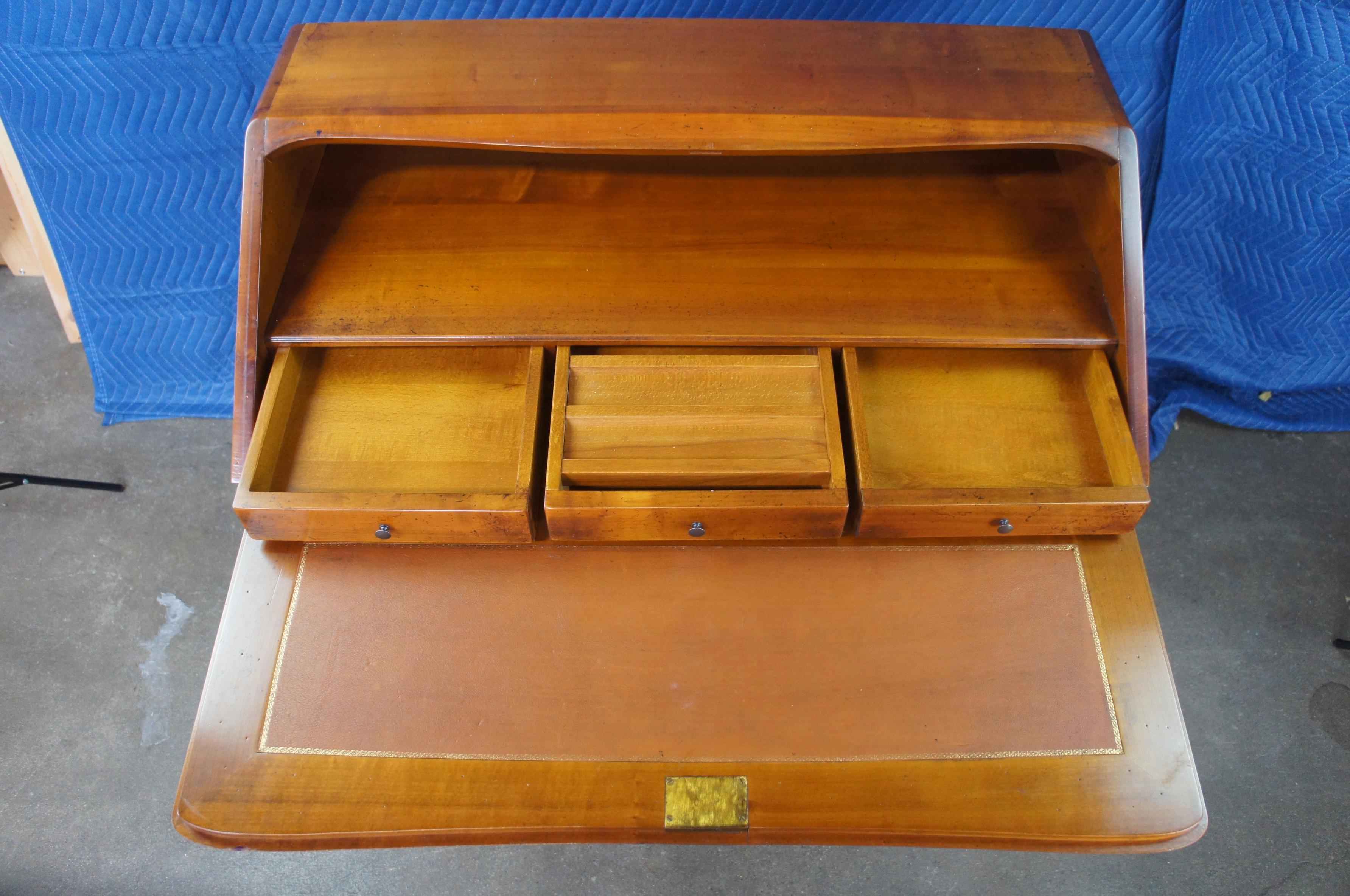 French Maple & Leather Top Bureau De Dame Ladies Secretary Writing Desk Library In Good Condition In Dayton, OH