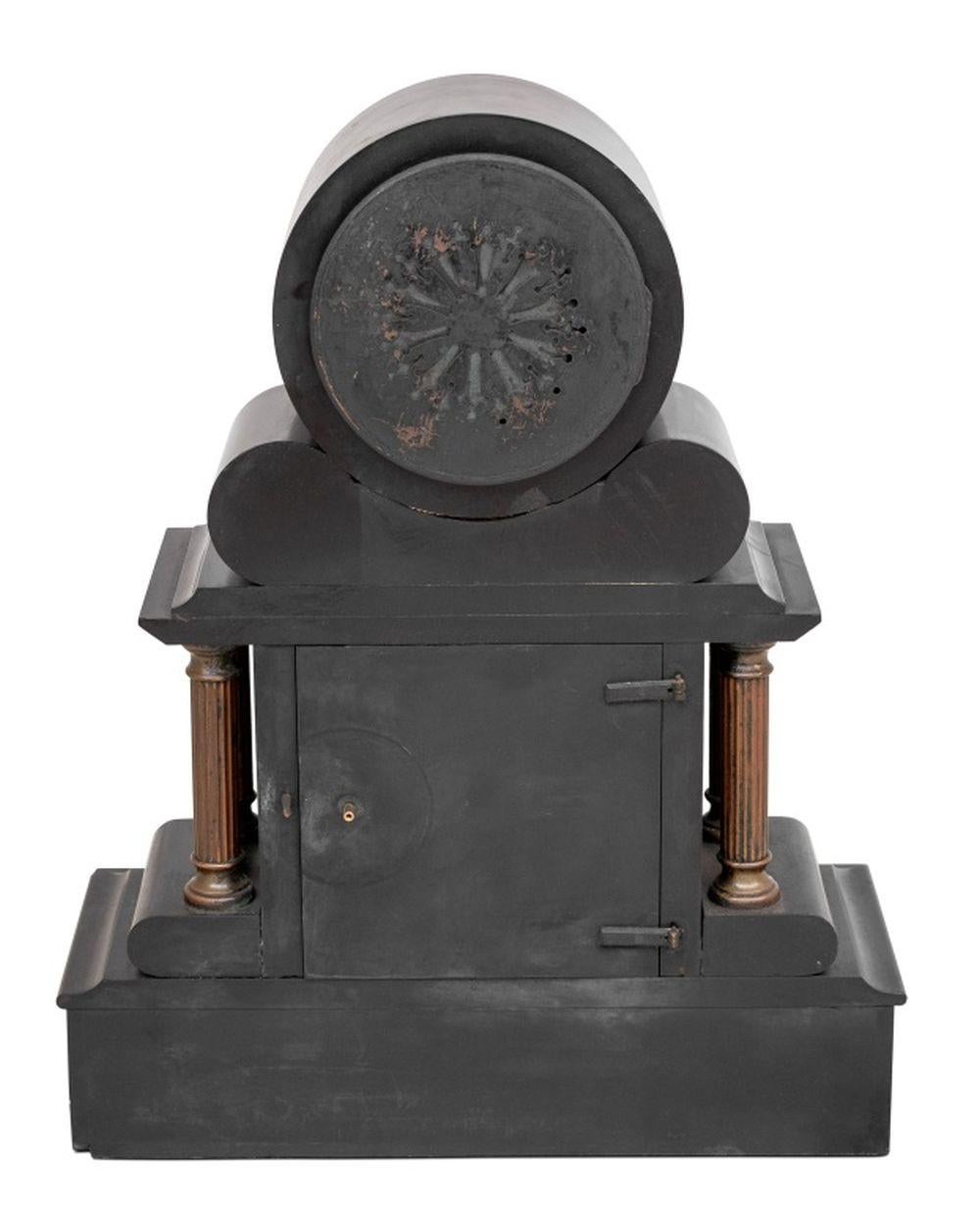 French Marble and Black Slate Mantel Clock In Good Condition For Sale In Astoria, NY
