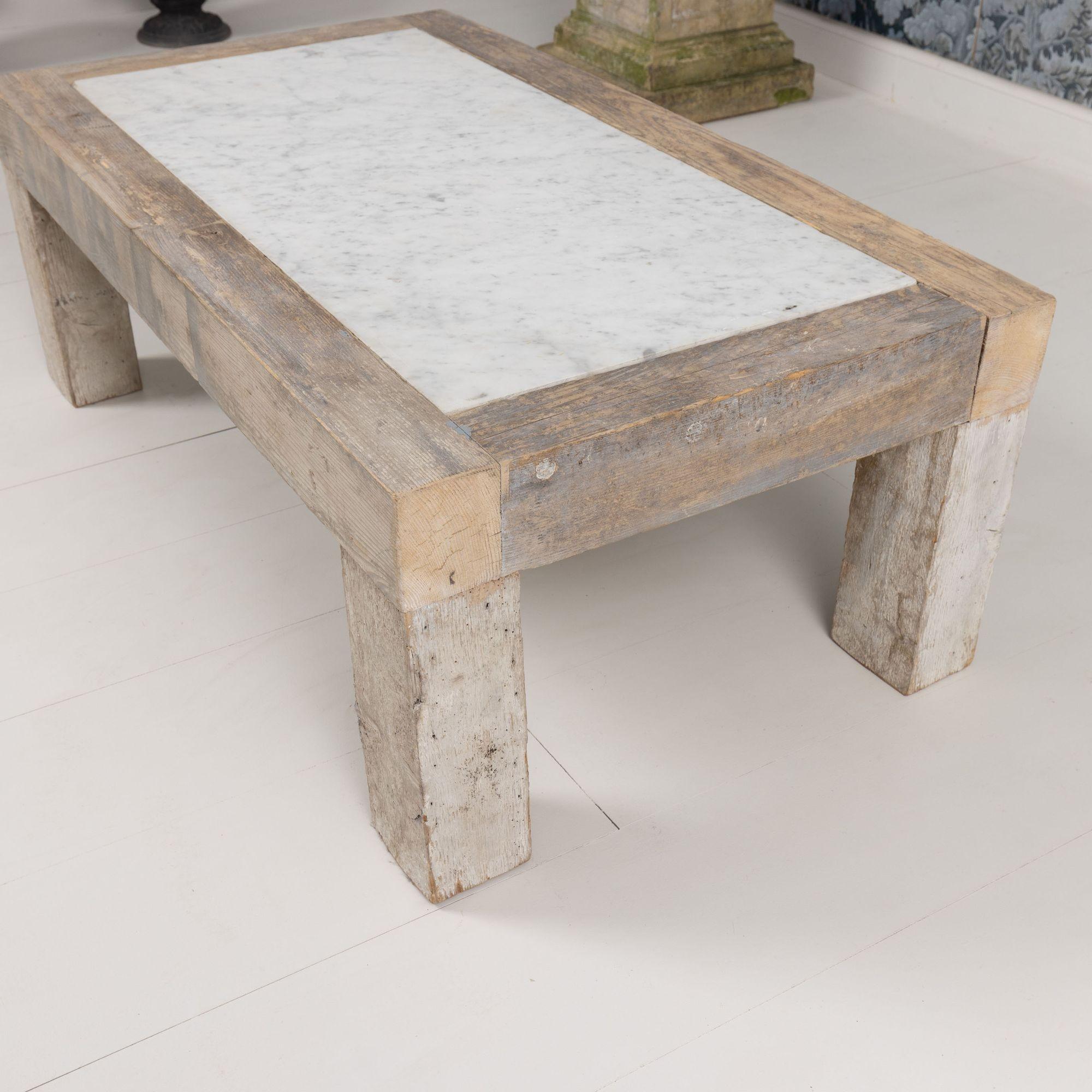 Mesa de centro francesa de mármol de Carrara y madera en Bueno estado para la venta en Wichita, KS