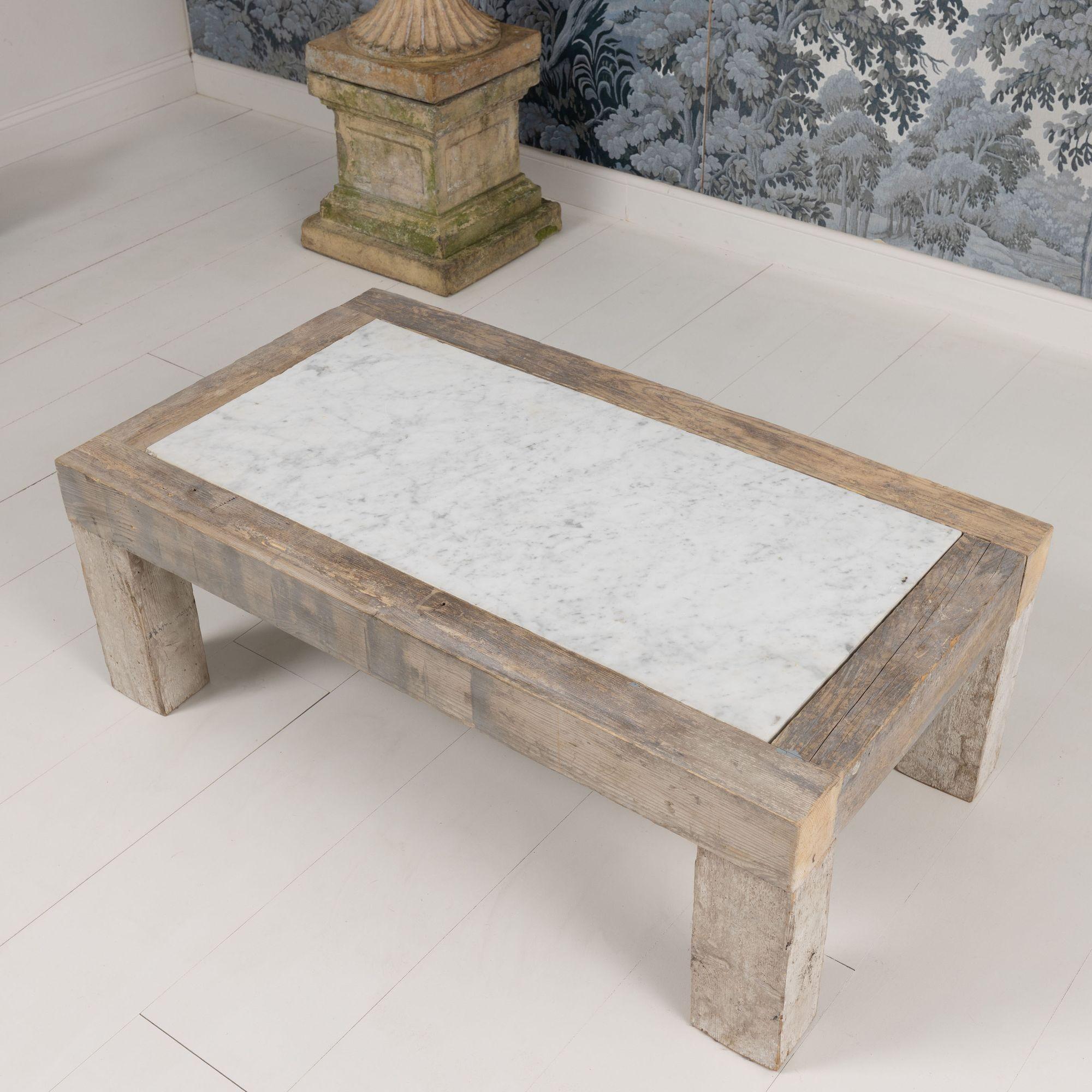 Mesa de centro francesa de mármol de Carrara y madera en venta 1