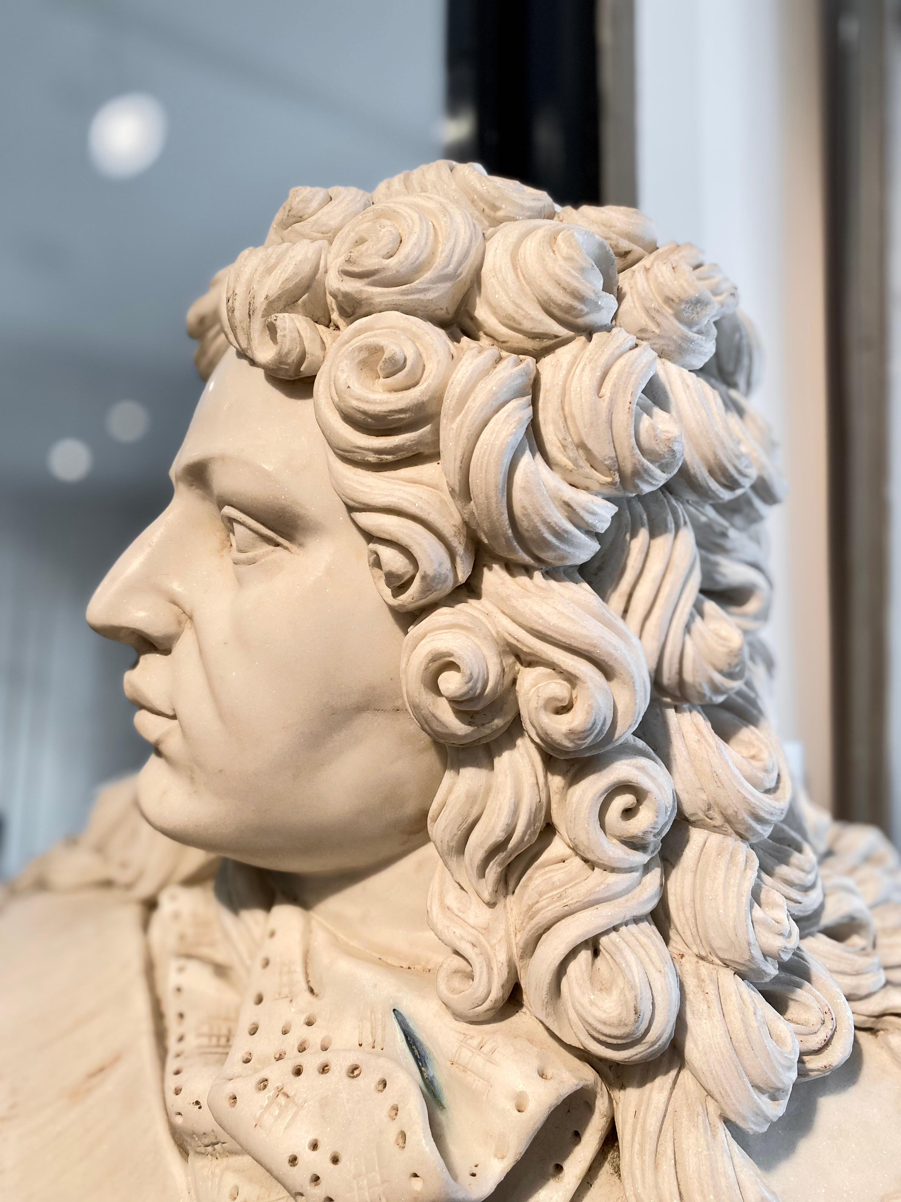 Buste en marbre français de Louis XIV, le roi du Soleil en vente 5