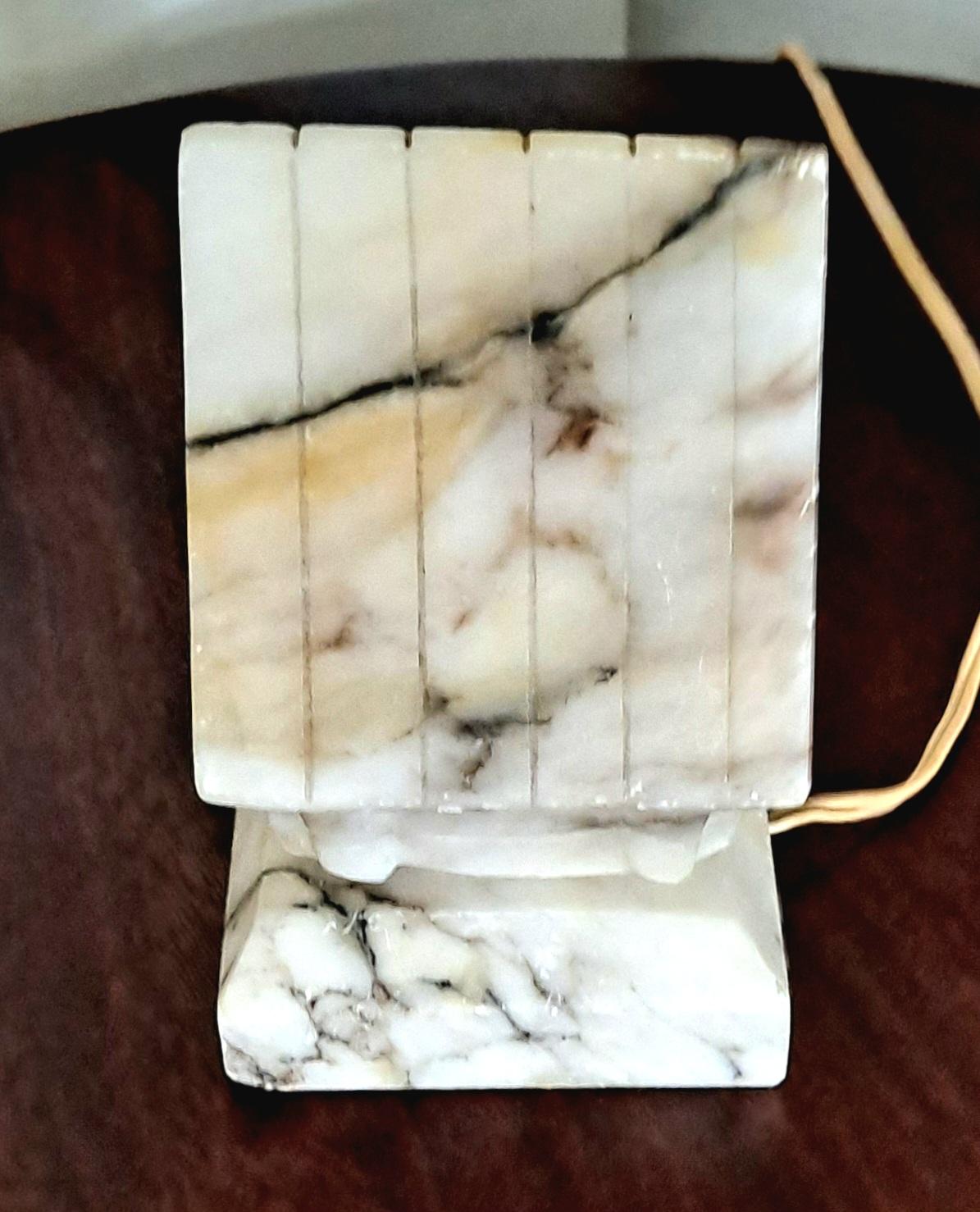 French Marble Carera Table Lamp In Good Condition For Sale In Los Angeles, CA