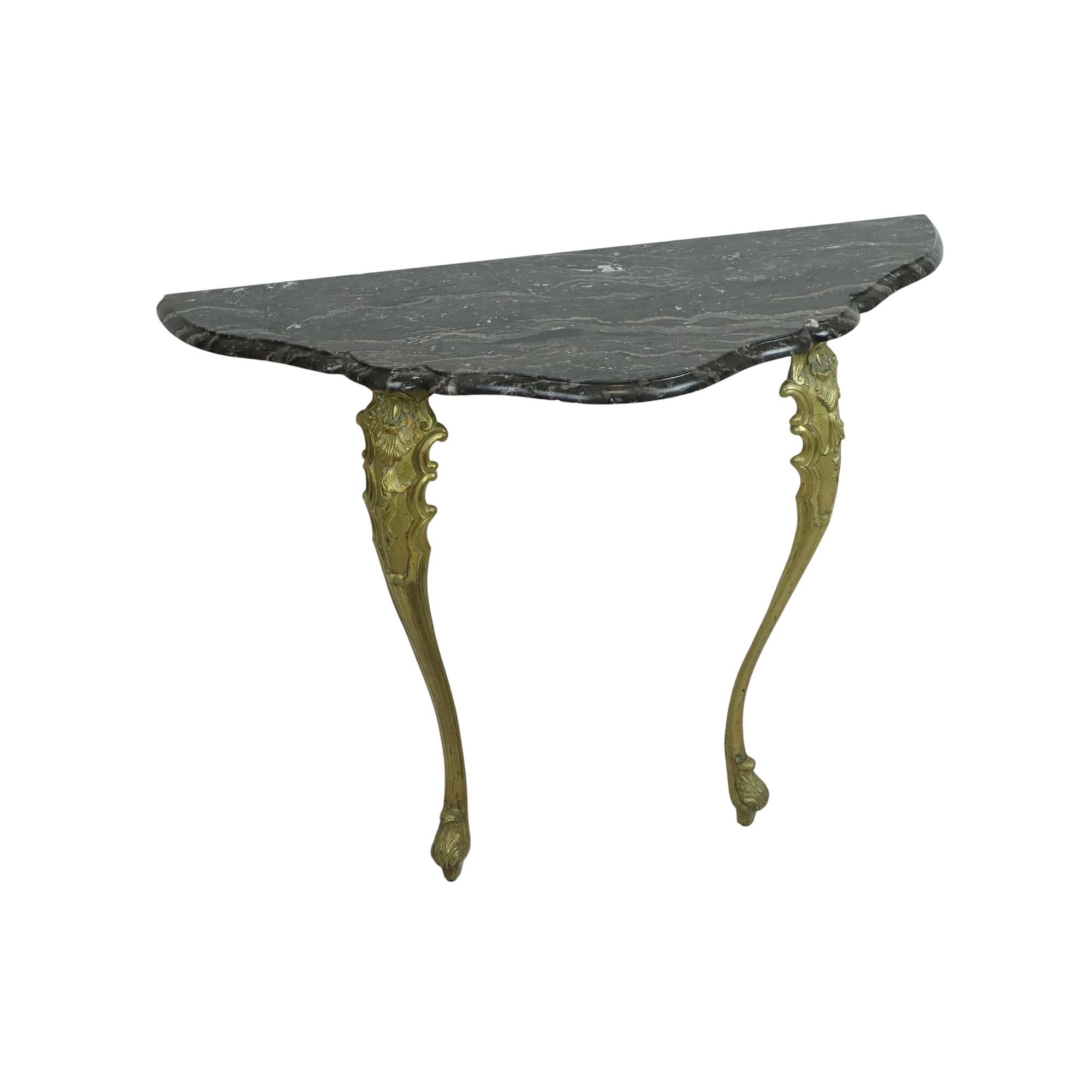 Console francese in marmo con gambe in ottone ornate in stile barocco in vendita 7