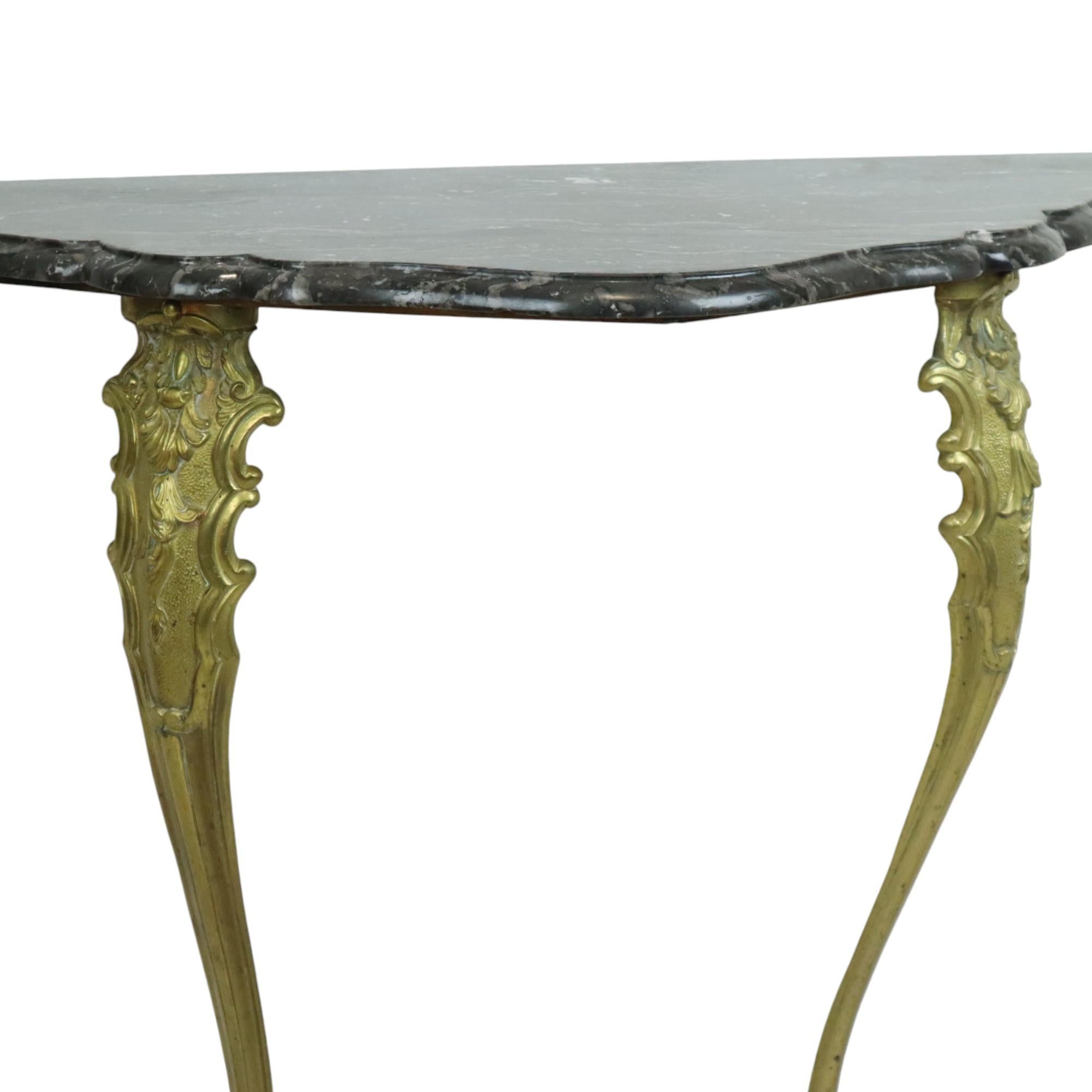 Console francese in marmo con gambe in ottone ornate in stile barocco in vendita 8