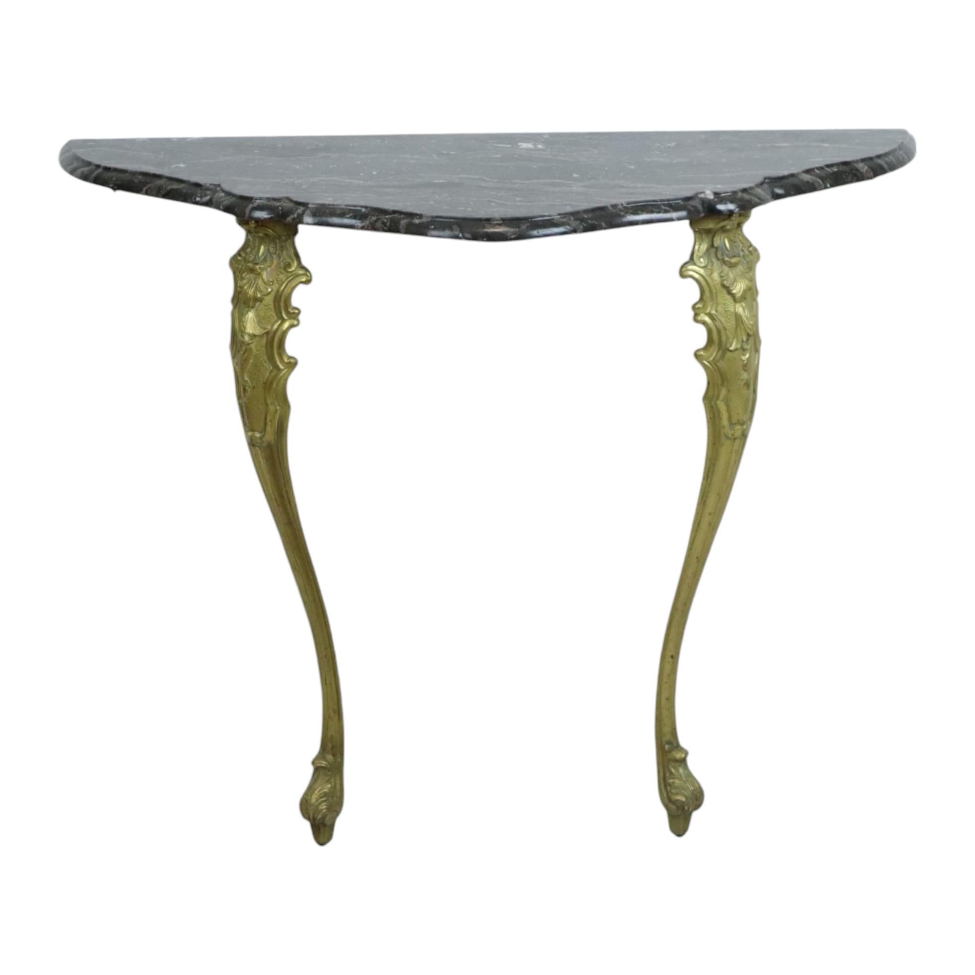 Barocco Console francese in marmo con gambe in ottone ornate in stile barocco in vendita