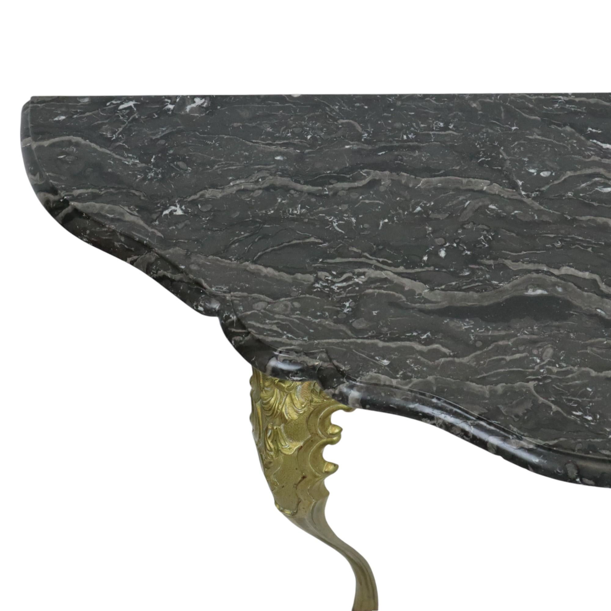 Console francese in marmo con gambe in ottone ornate in stile barocco In condizioni buone in vendita a Poperinge, BE