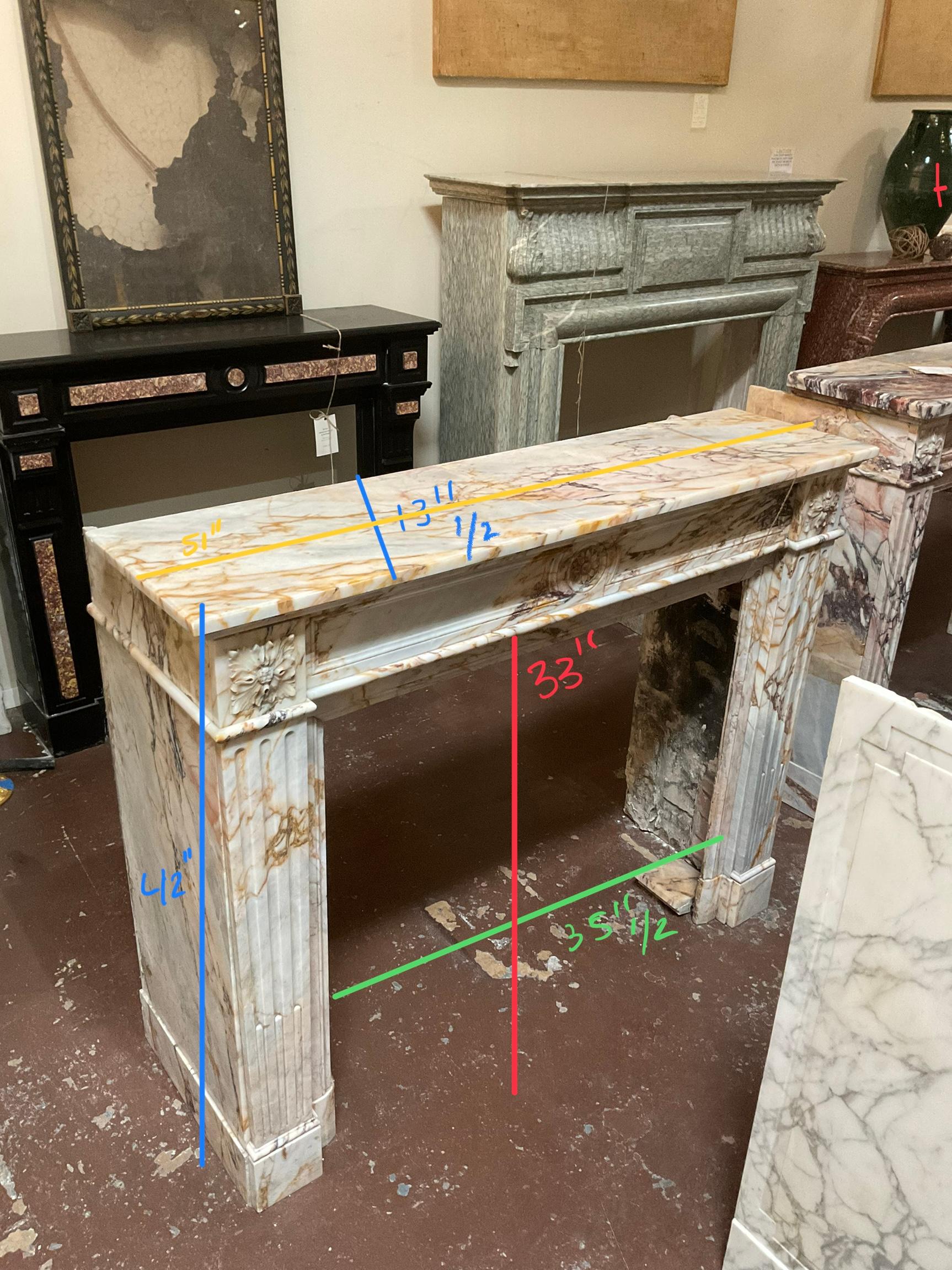 Fino al XVIII secolo Francese, Mantello in marmo in vendita
