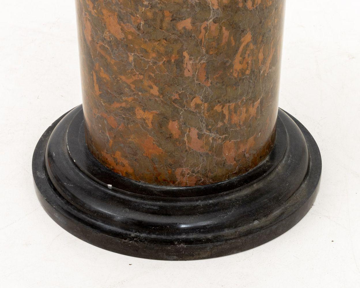 Francese Piedistallo in marmo francese in vendita