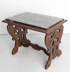 Table basse en chêne et plateau de marbre de style classique, vers 1920