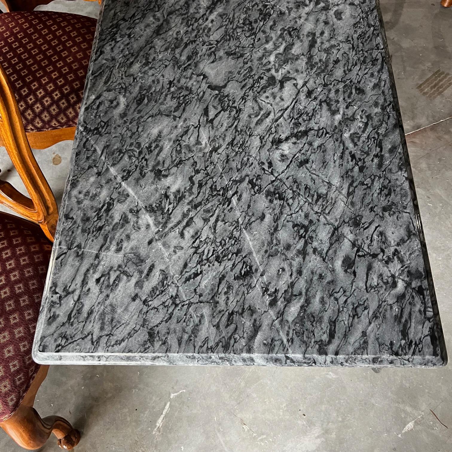 Table de bistrot ou écritoire à plateau de marbre français en vente 3