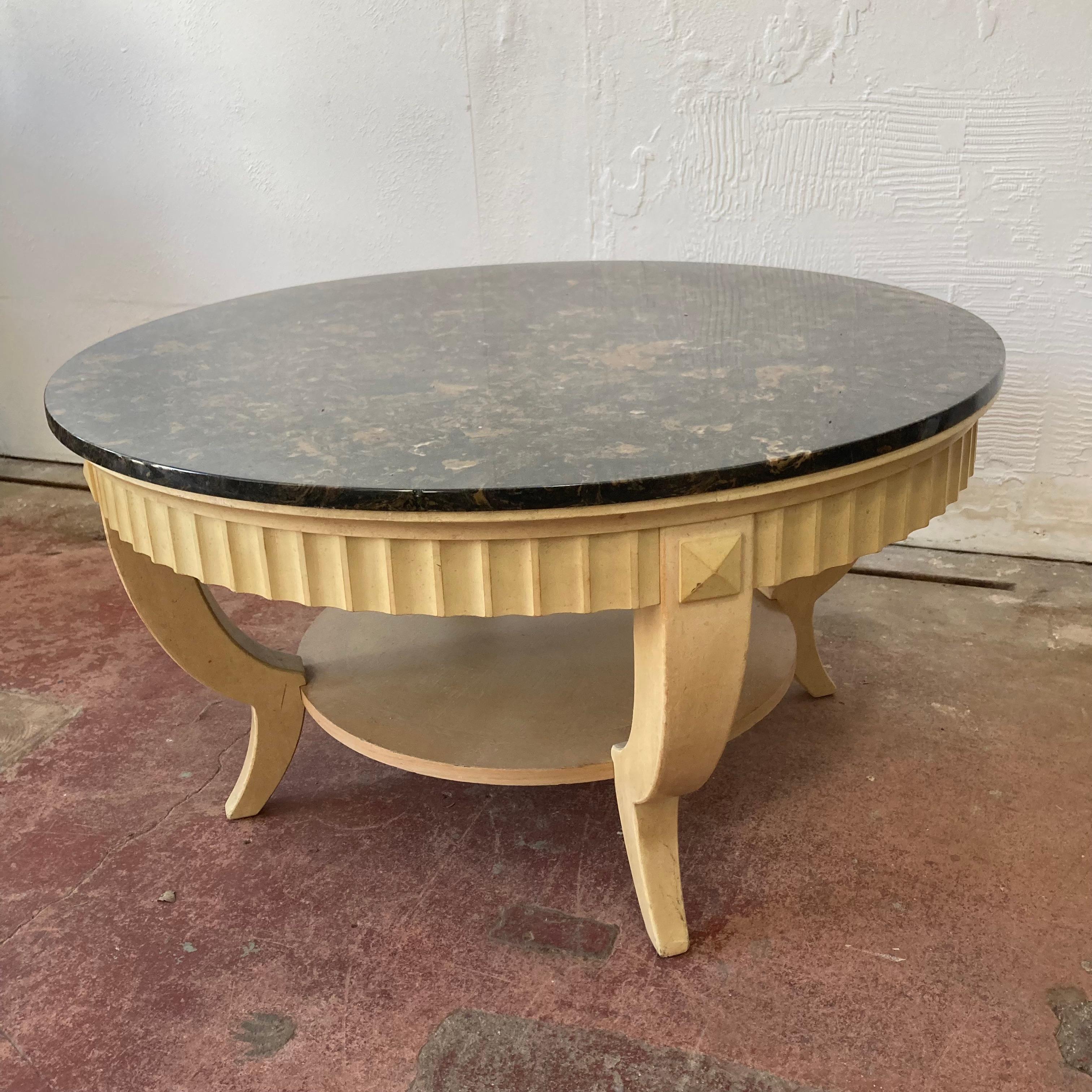 Table Cocktail Circulaire à plateau de marbre français État moyen - En vente à Sherborne, GB