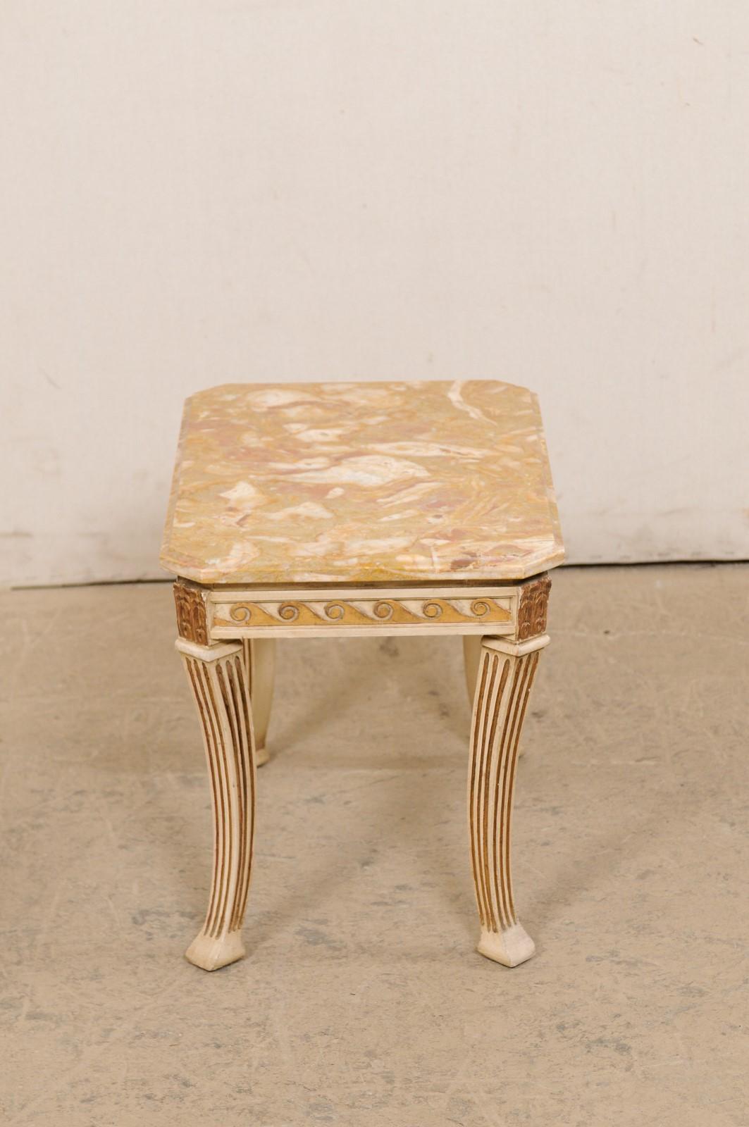 French Marble-Top Cocktail or Side Table W/Wave Carved Apron & Fluted Sabre Legs For Sale 1