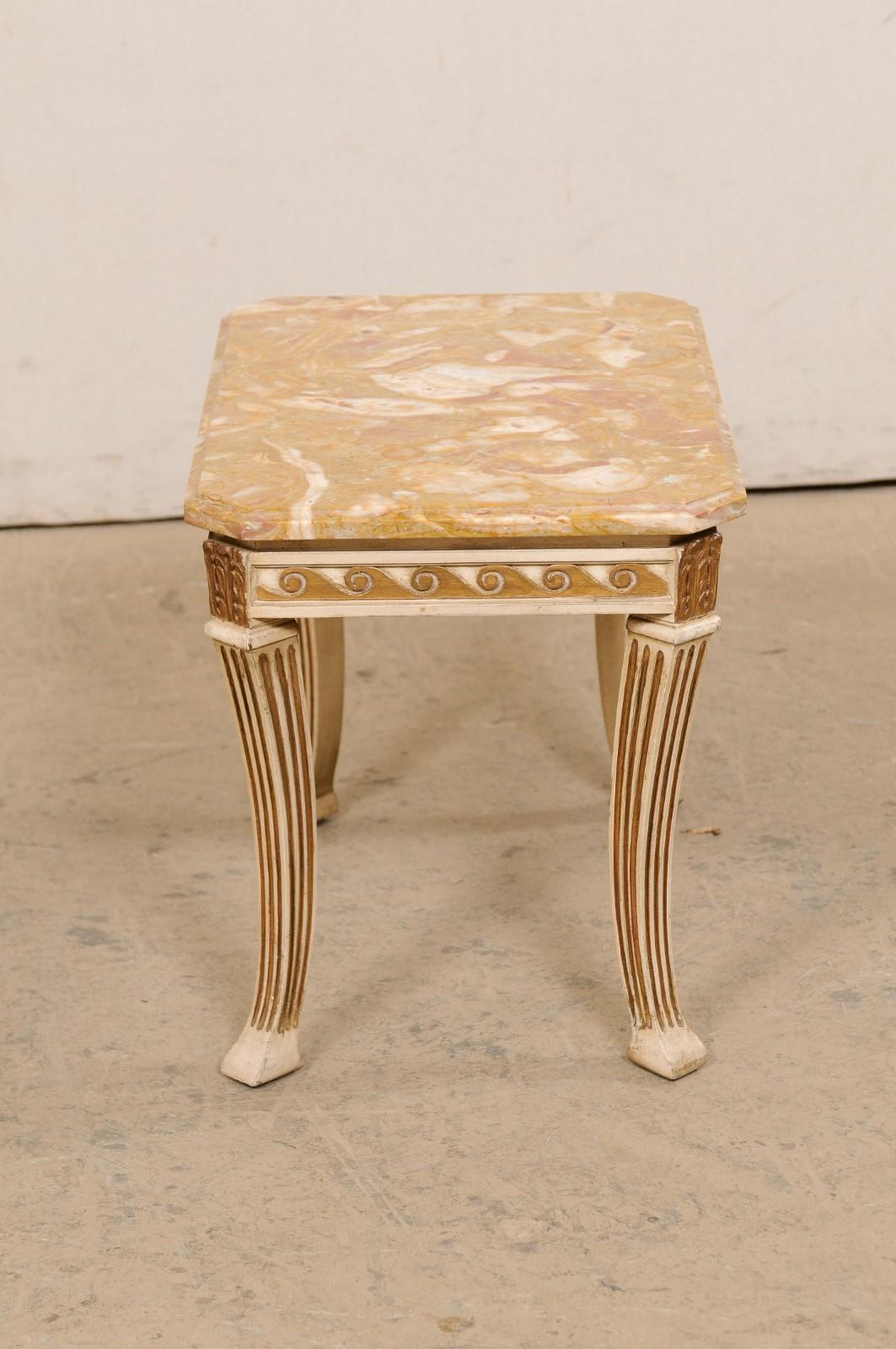 French Marble-Top Cocktail or Side Table W/Wave Carved Apron & Fluted Sabre Legs For Sale 5