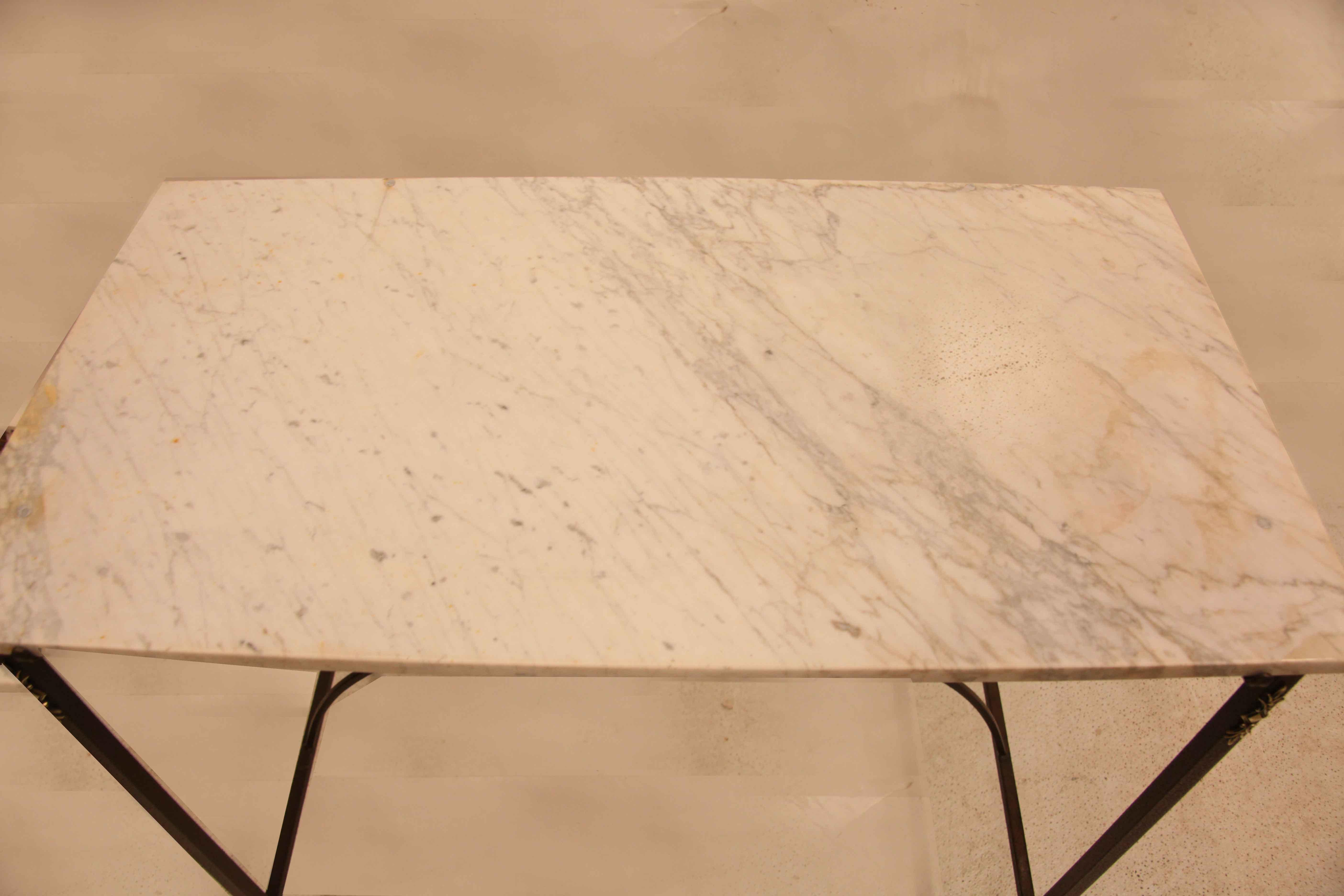 Fin du XIXe siècle Table console française à plateau en marbre  en vente