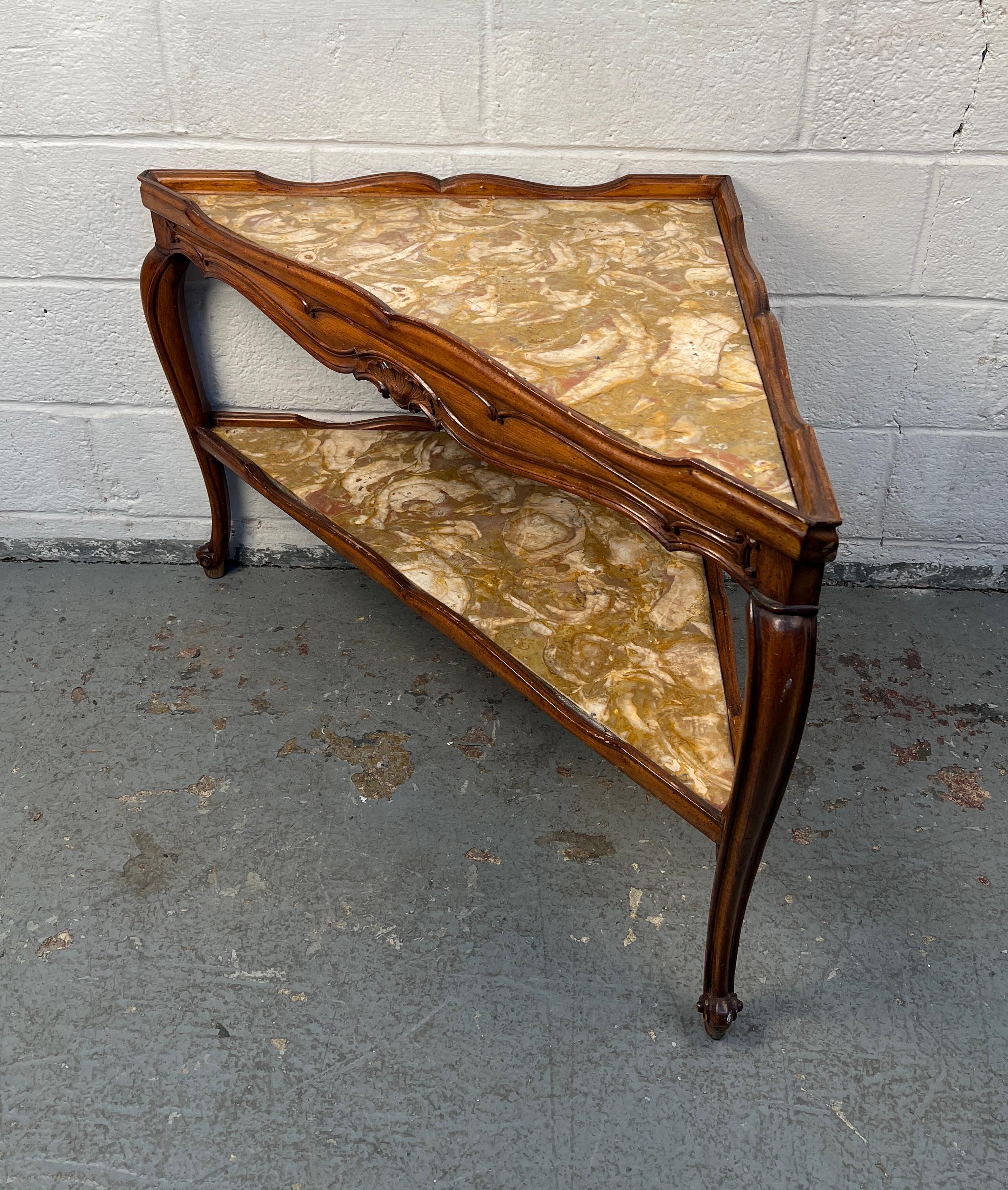 Français Table d'angle en marbre français en vente