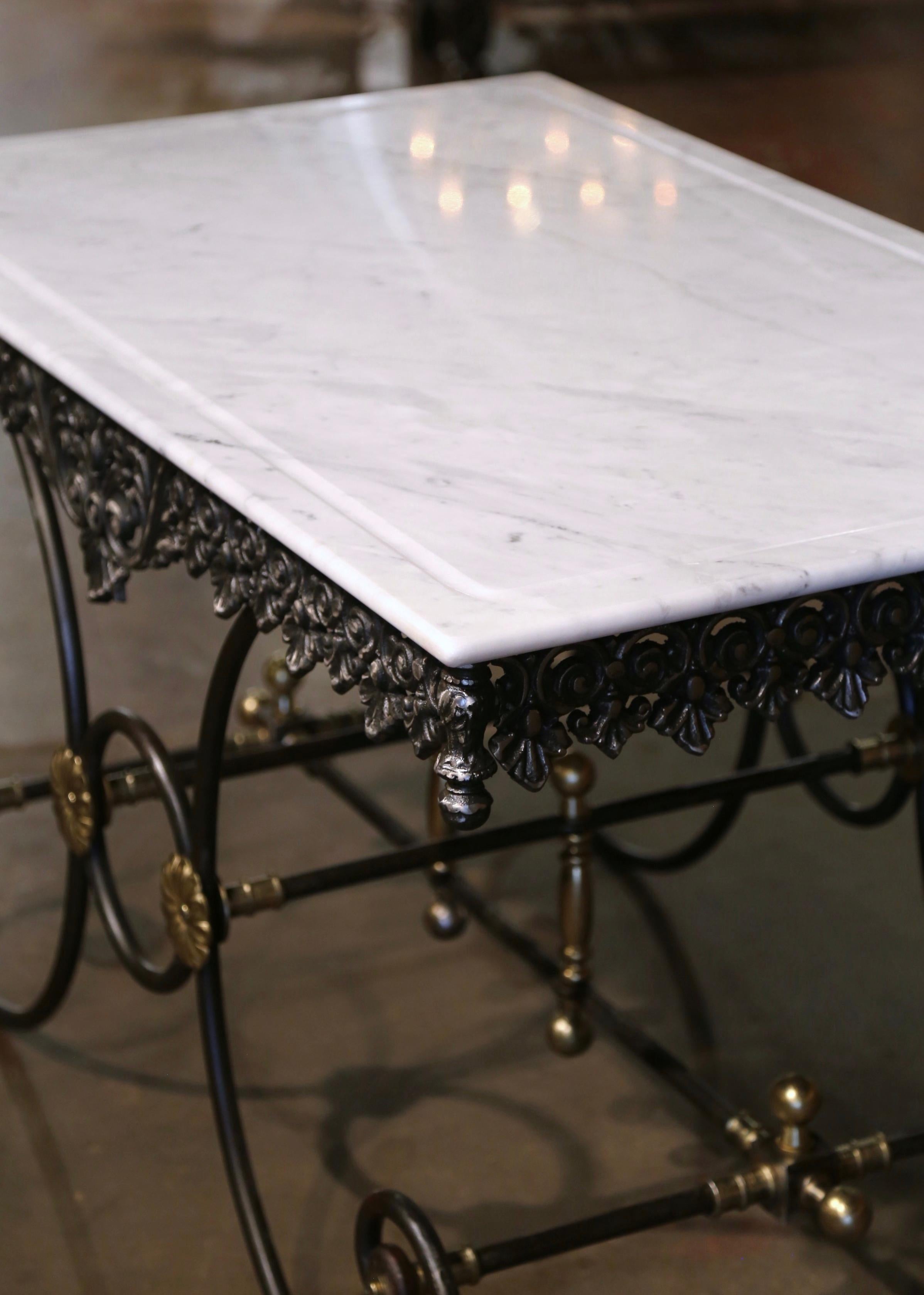 Table à pâtisserie « Table de Boucher » en fer poli avec plateau en marbre français  en vente 3