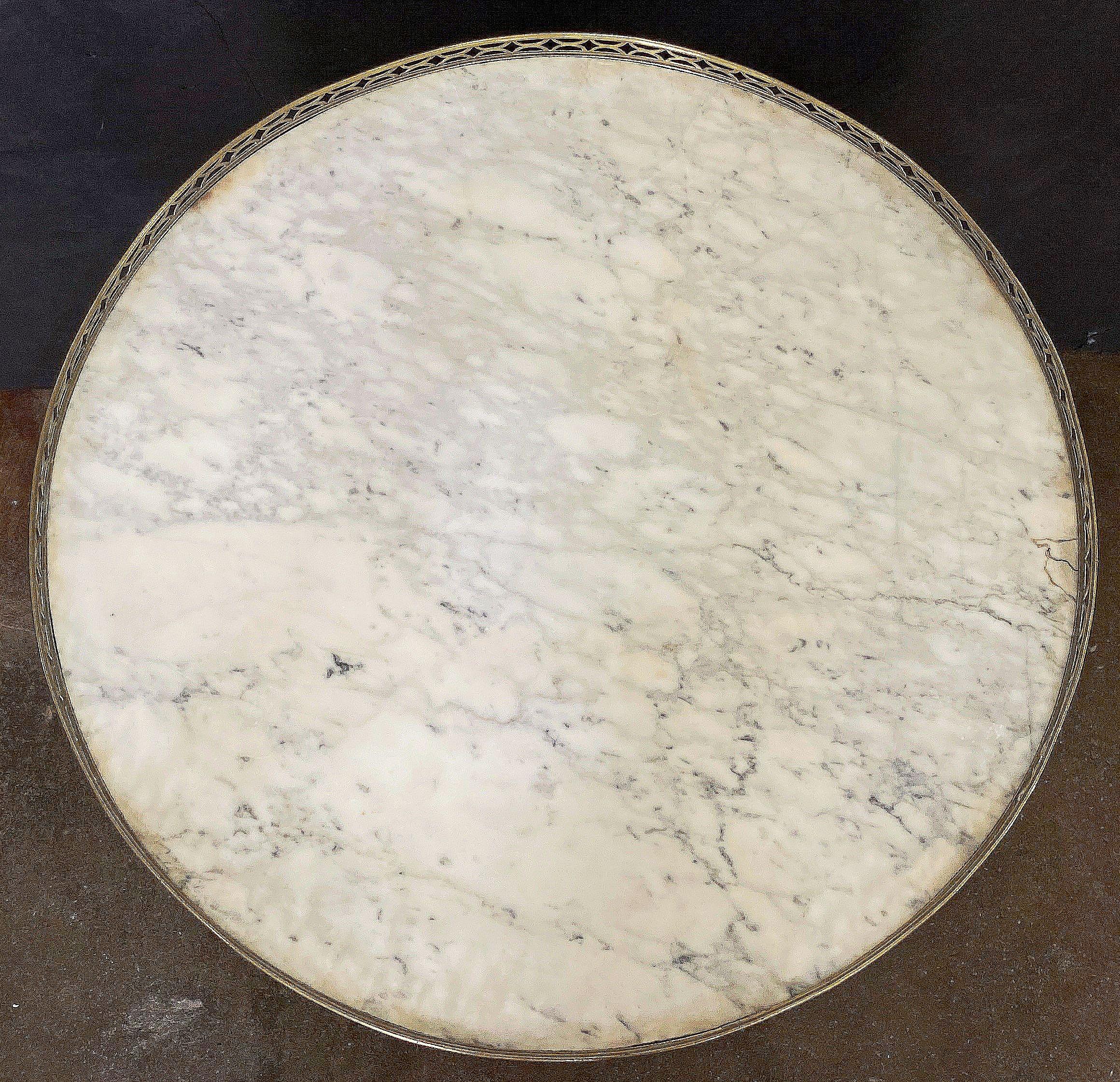 XIX secolo Tavolo rotondo francese con piano in marmo o Guéridon in stile Impero in vendita