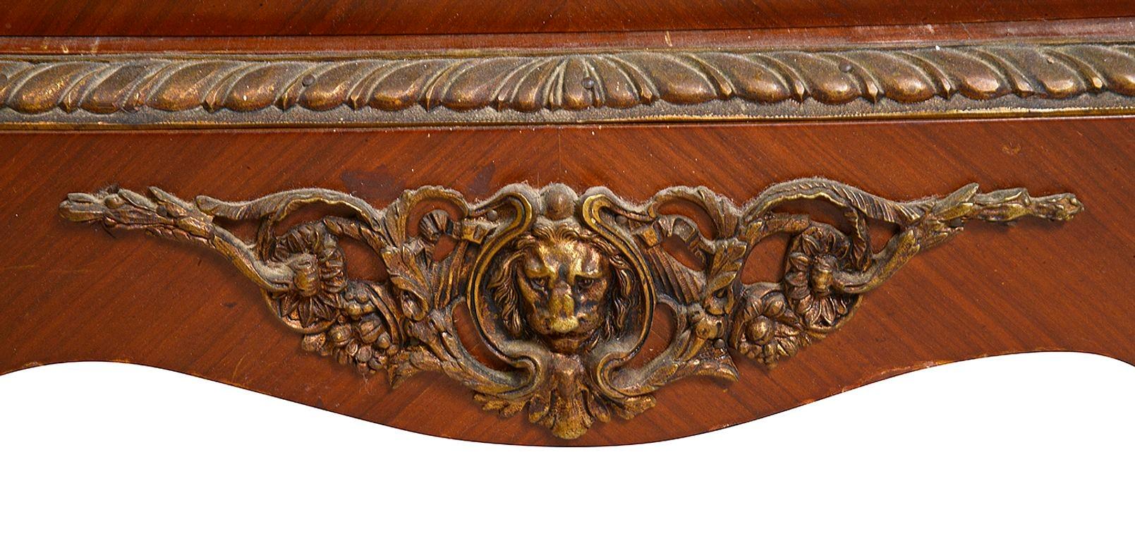 Credenza francese con piano in marmo, montata a Sèvres, circa 1880 in vendita 1