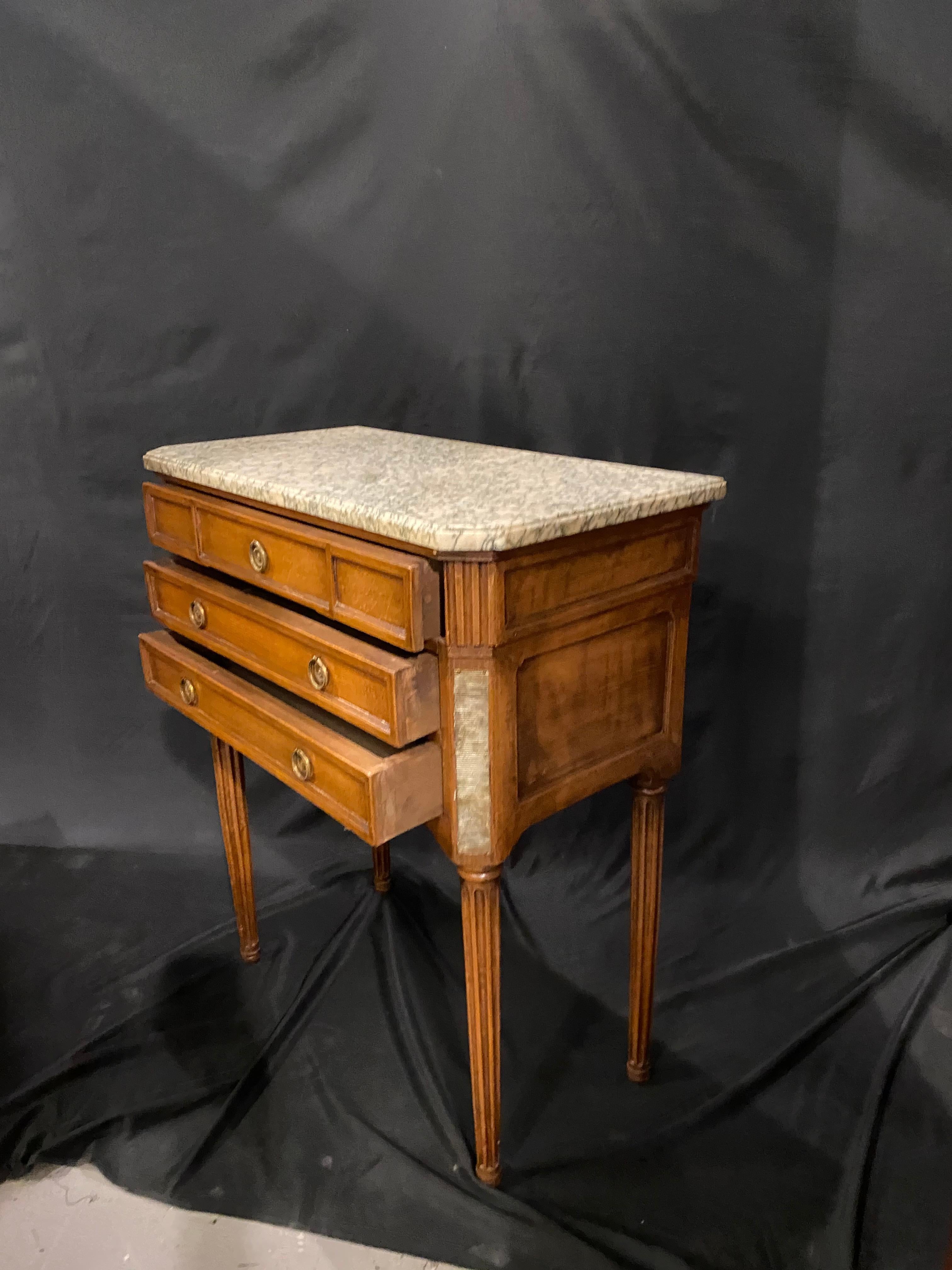French Marble Top Side Table Louis XVI Styling In Good Condition In Toronto, CA