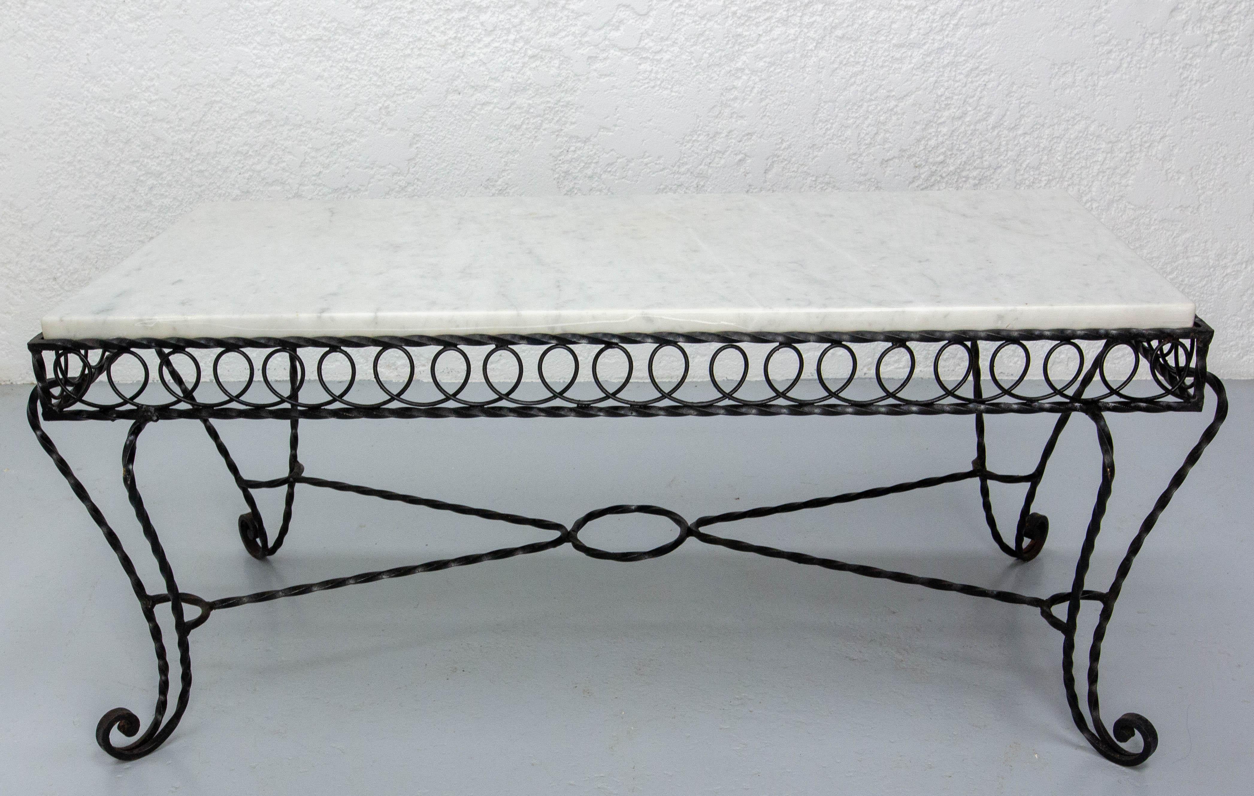 French marble top and wrought iron coffee table.
Delivred in two packs.
In good condition.

Shipping:
65 / 120 / 50 cm 43 kg