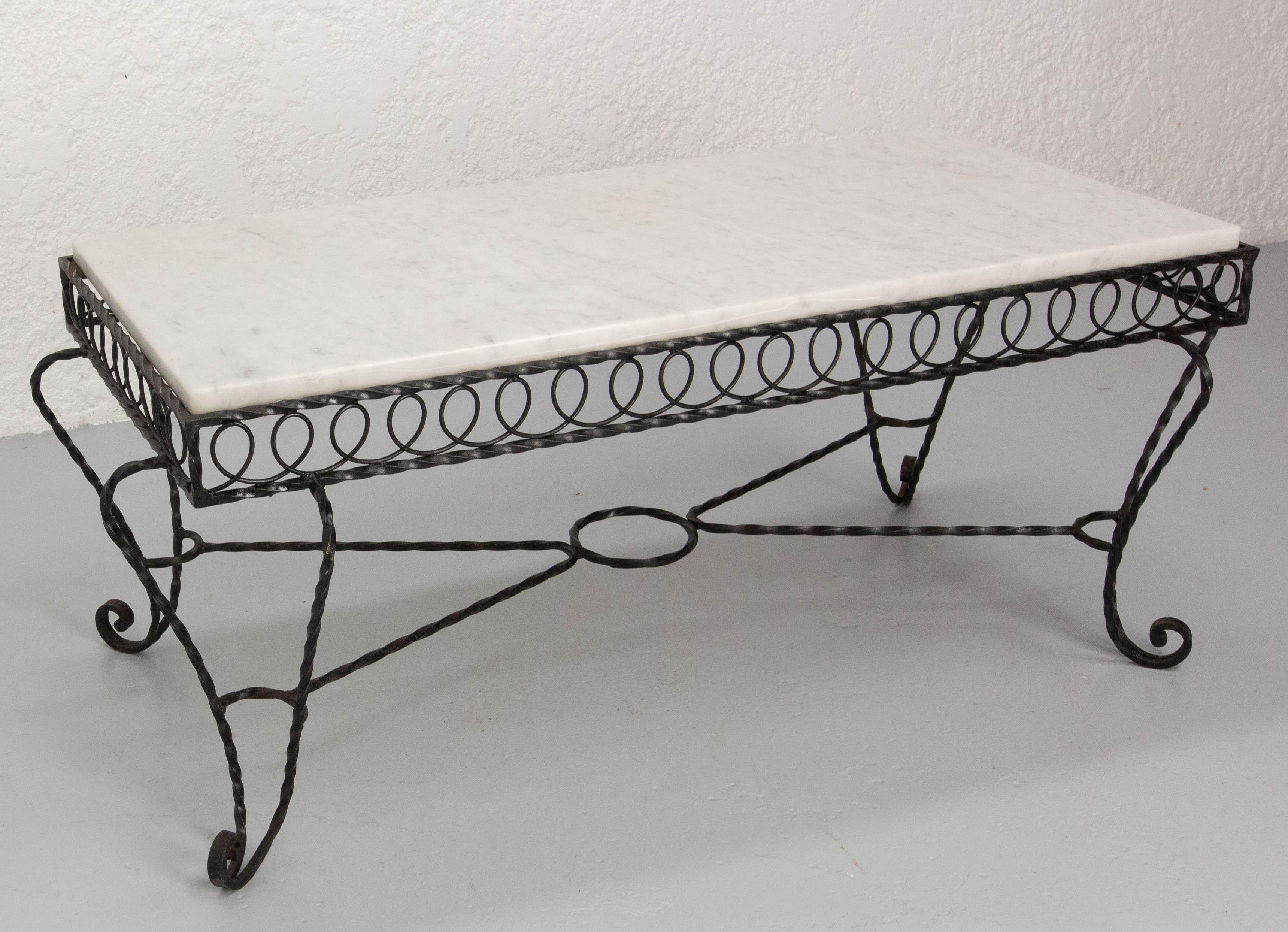French Marble Top & Wrought Iron Coffee Table, circa 1960 In Good Condition For Sale In Labrit, Landes