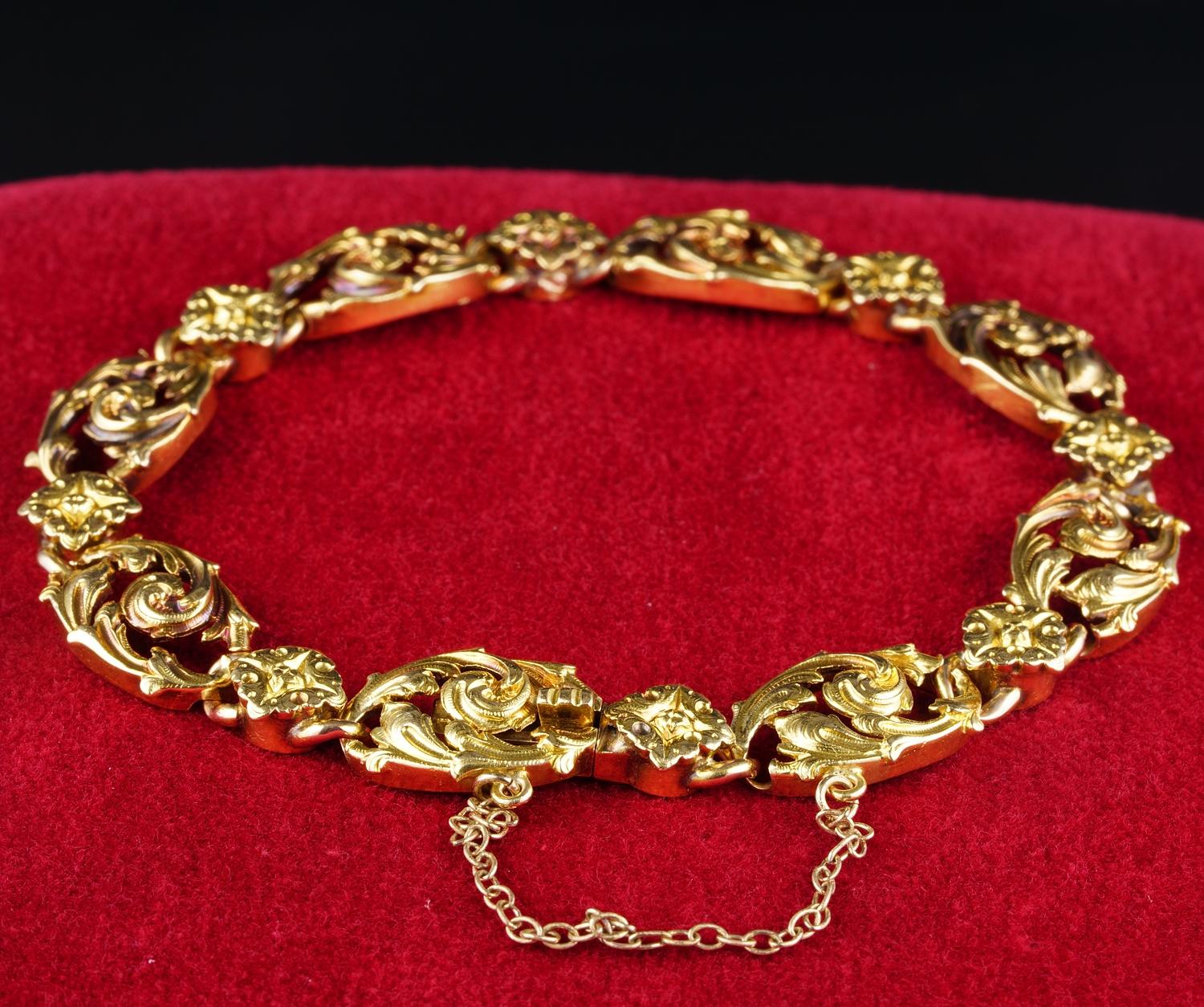 Women's French Marks Rare Art Nouveau 18 Karat Gold Carved Bracelet For Sale