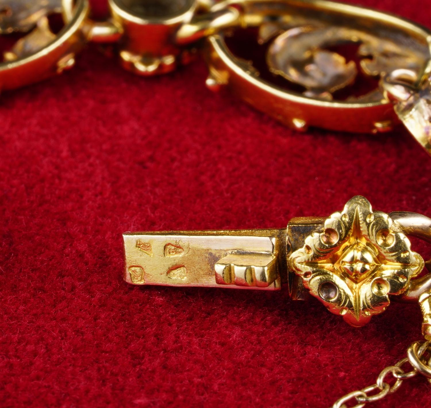 French Marks Rare Art Nouveau 18 Karat Gold Carved Bracelet For Sale 1