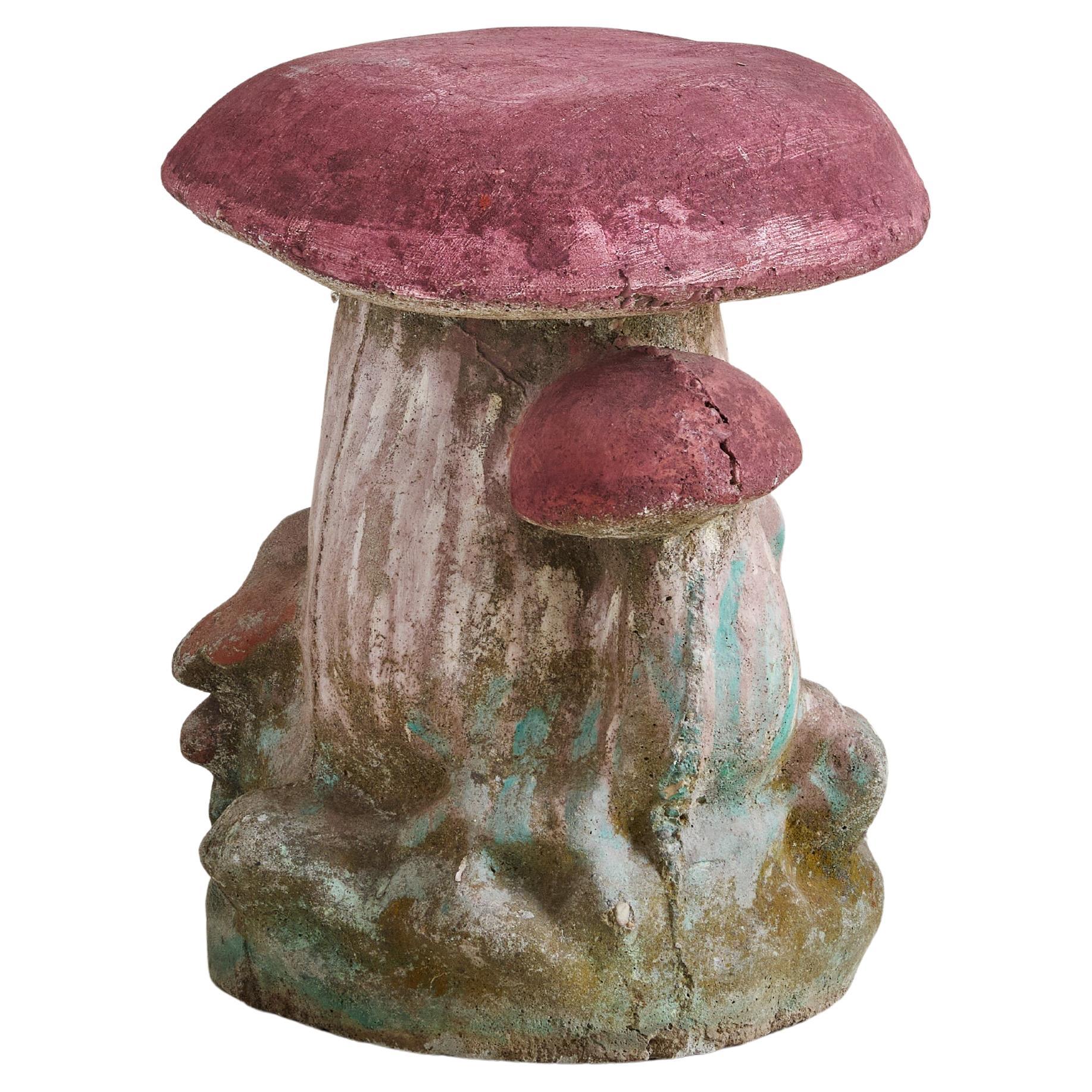 Französische Pilz-Gartenskulptur aus Beton aus Maroon, 1960er Jahre, 2 Stück verfügbar