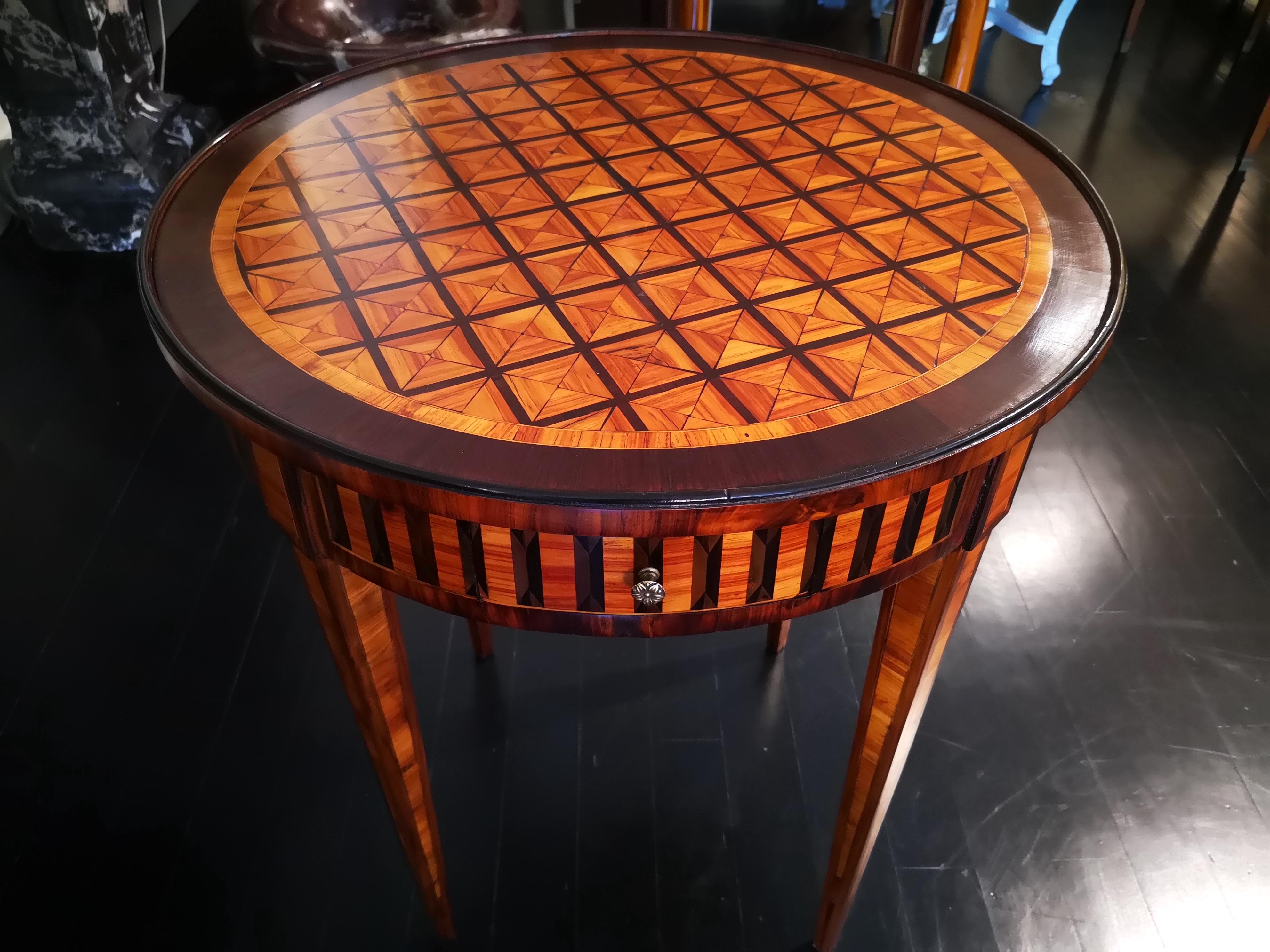 French Marquetry Bouillotte Table, Louis XVI Style, 19th Century In Good Condition In Montreal, Quebec