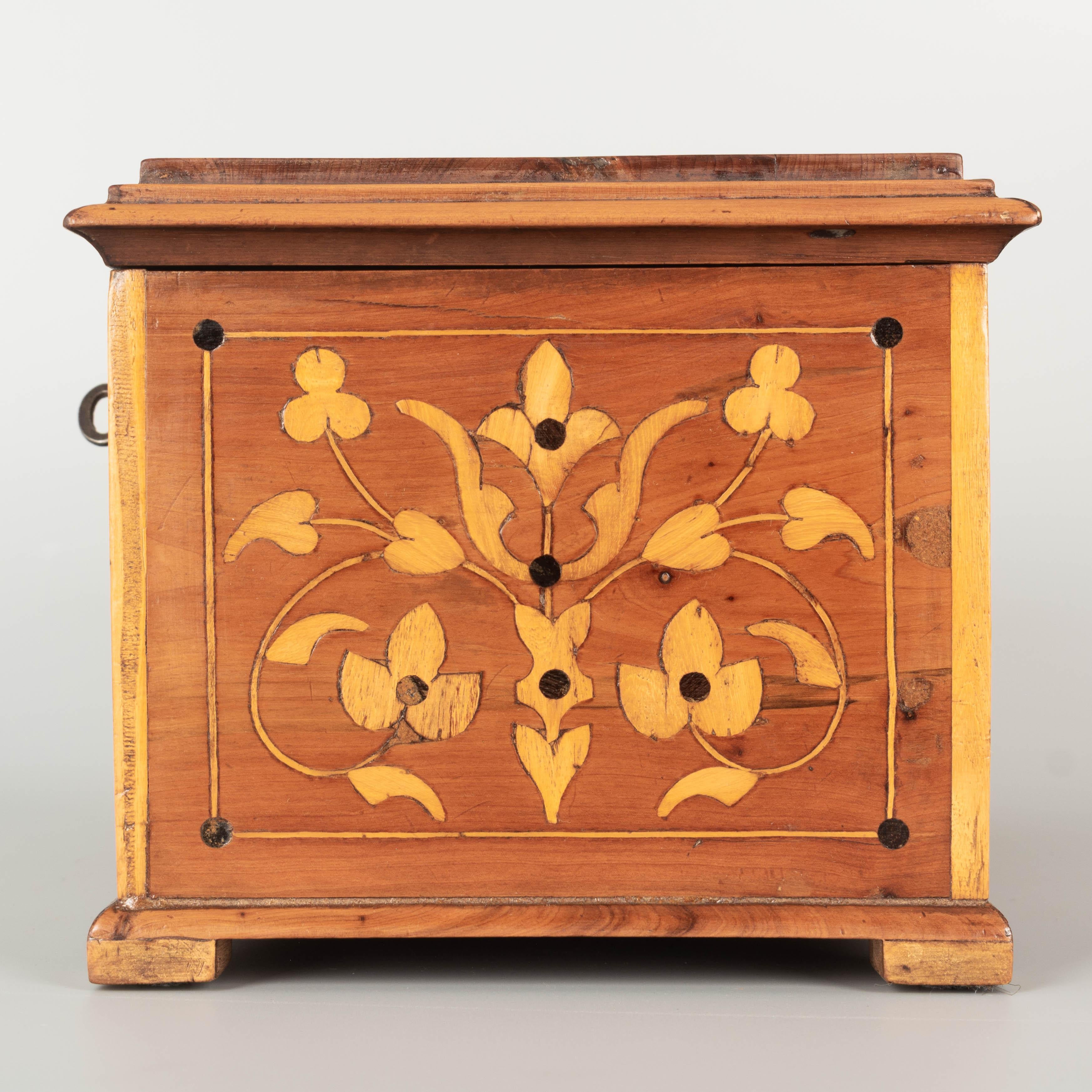 French Marquetry Box For Sale 4