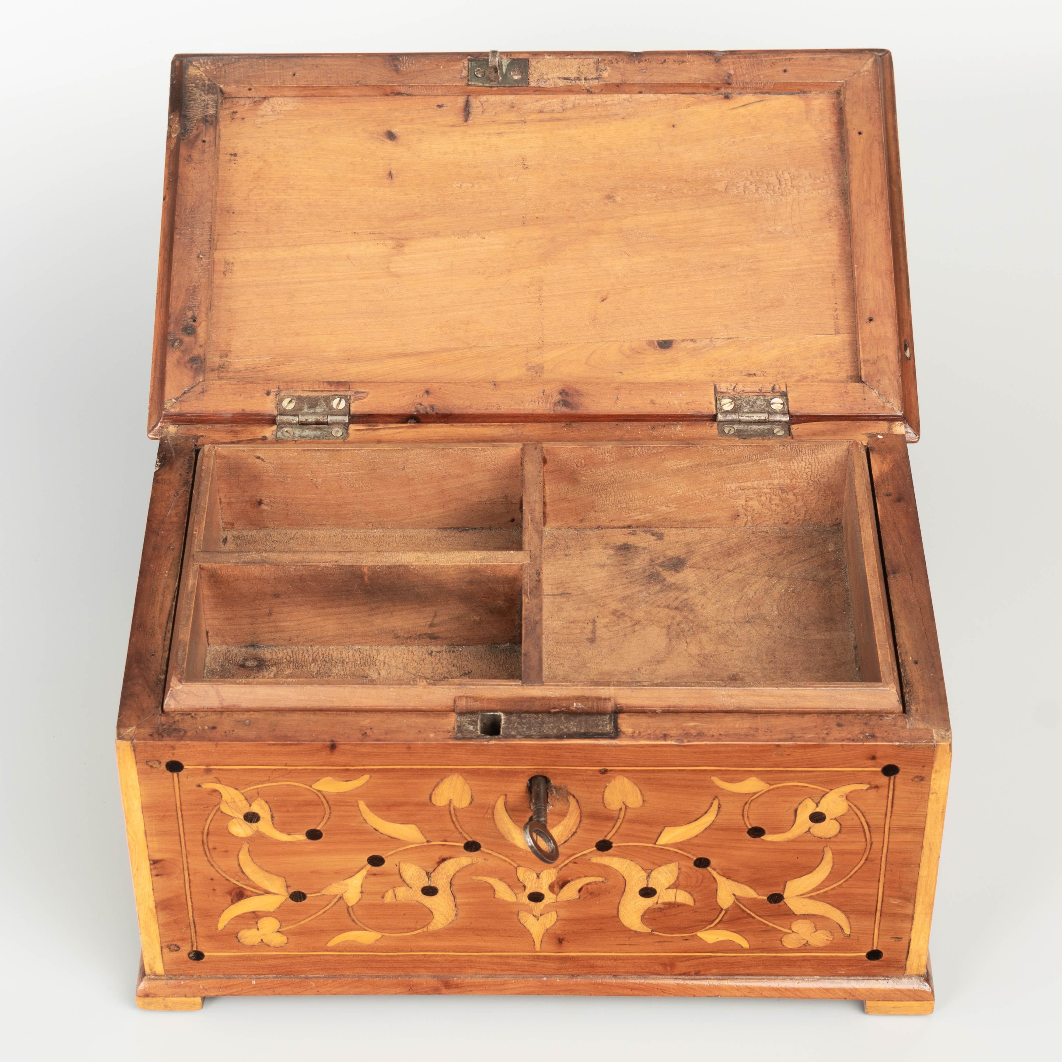 French Marquetry Box For Sale 5