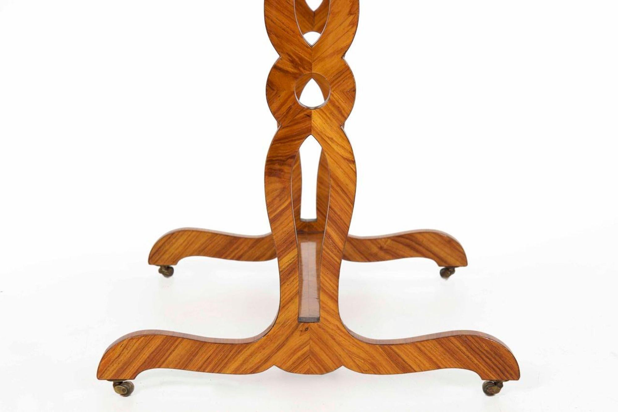 Scrivania con intarsio francese del XIX secolo in vendita 6